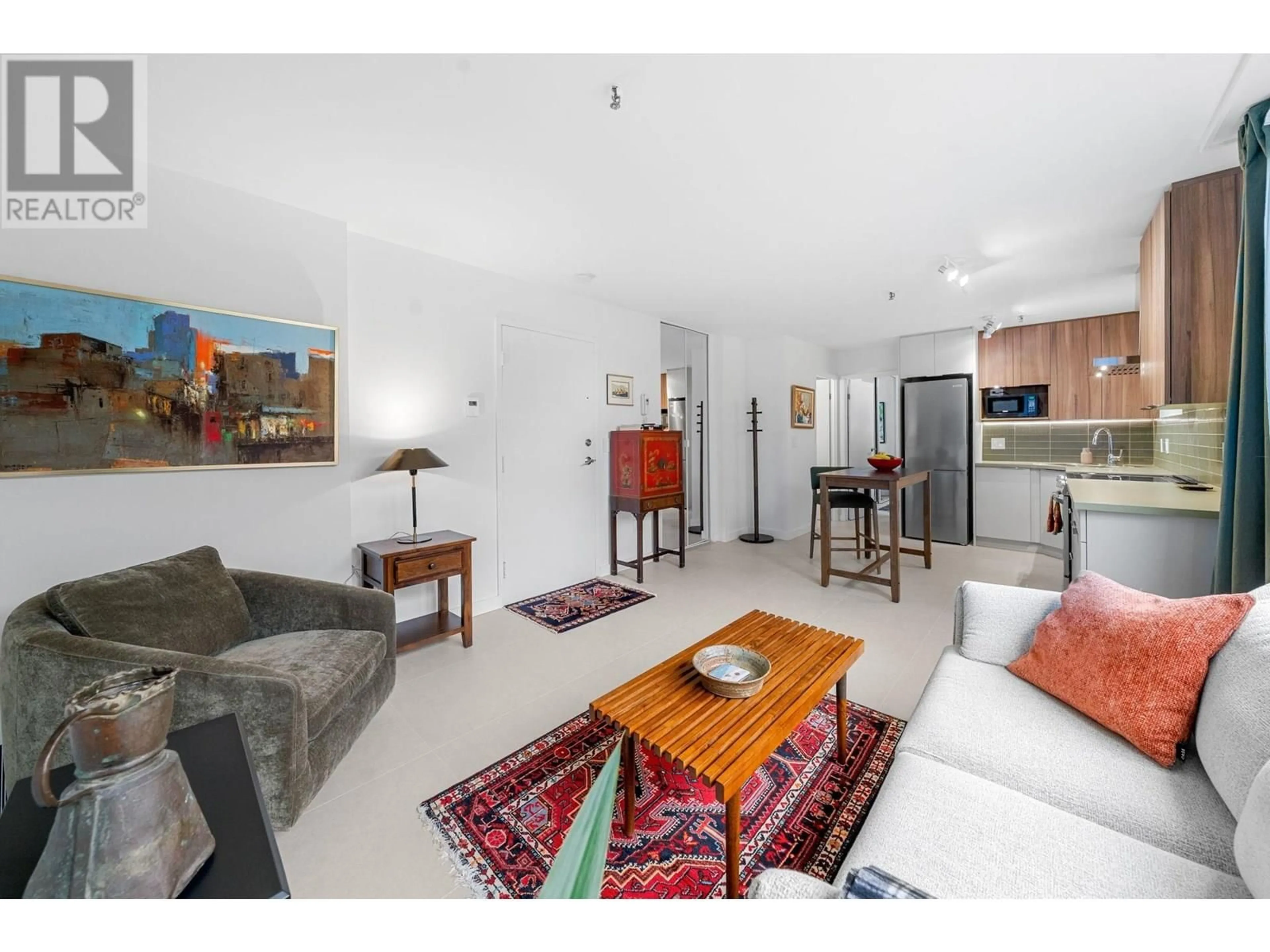 Living room with furniture, unknown for 101A - 460 14TH STREET, West Vancouver British Columbia V7T2W1