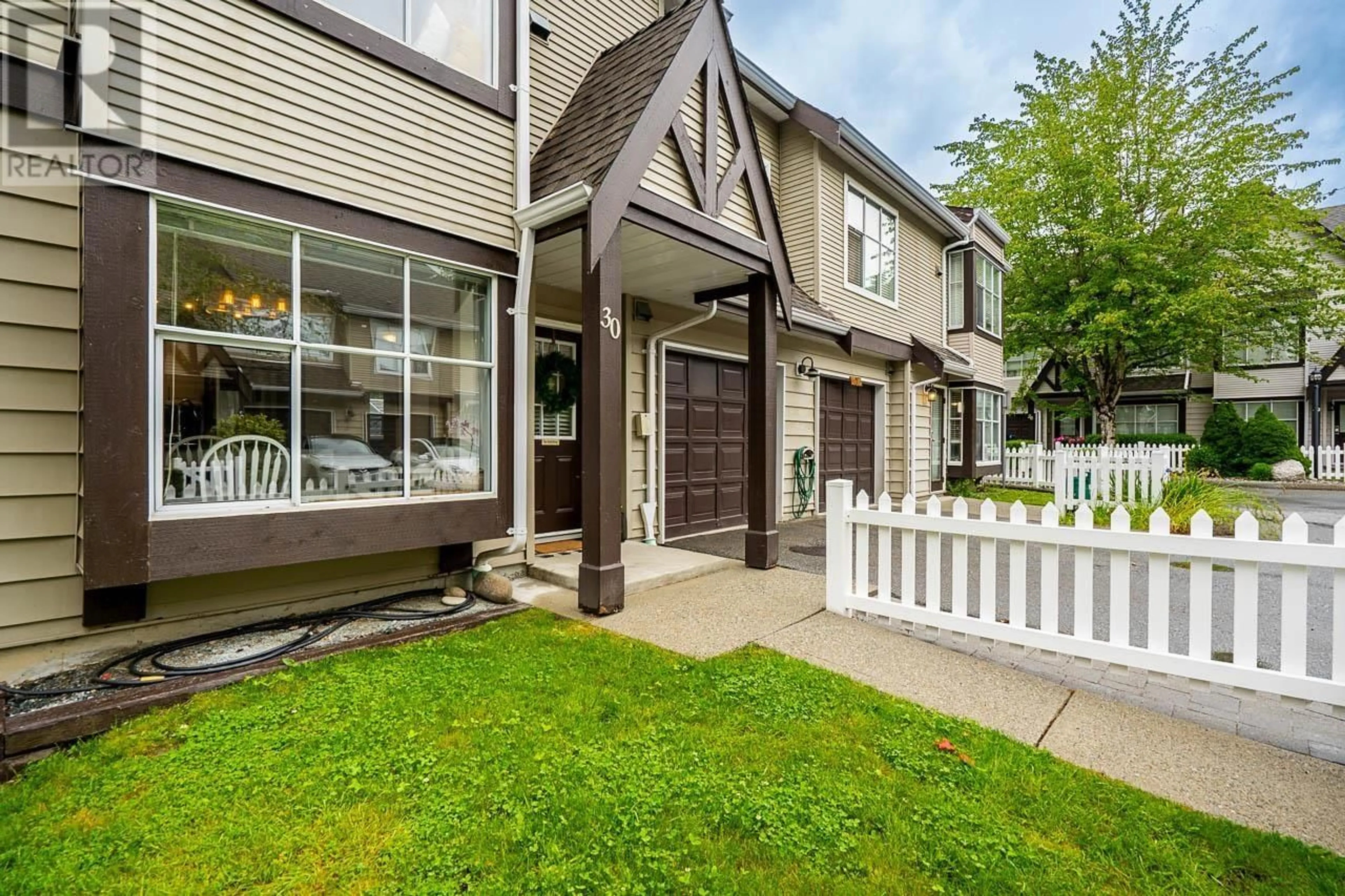 Home with vinyl exterior material, street for 30 - 12099 237 STREET, Maple Ridge British Columbia V4R2C3