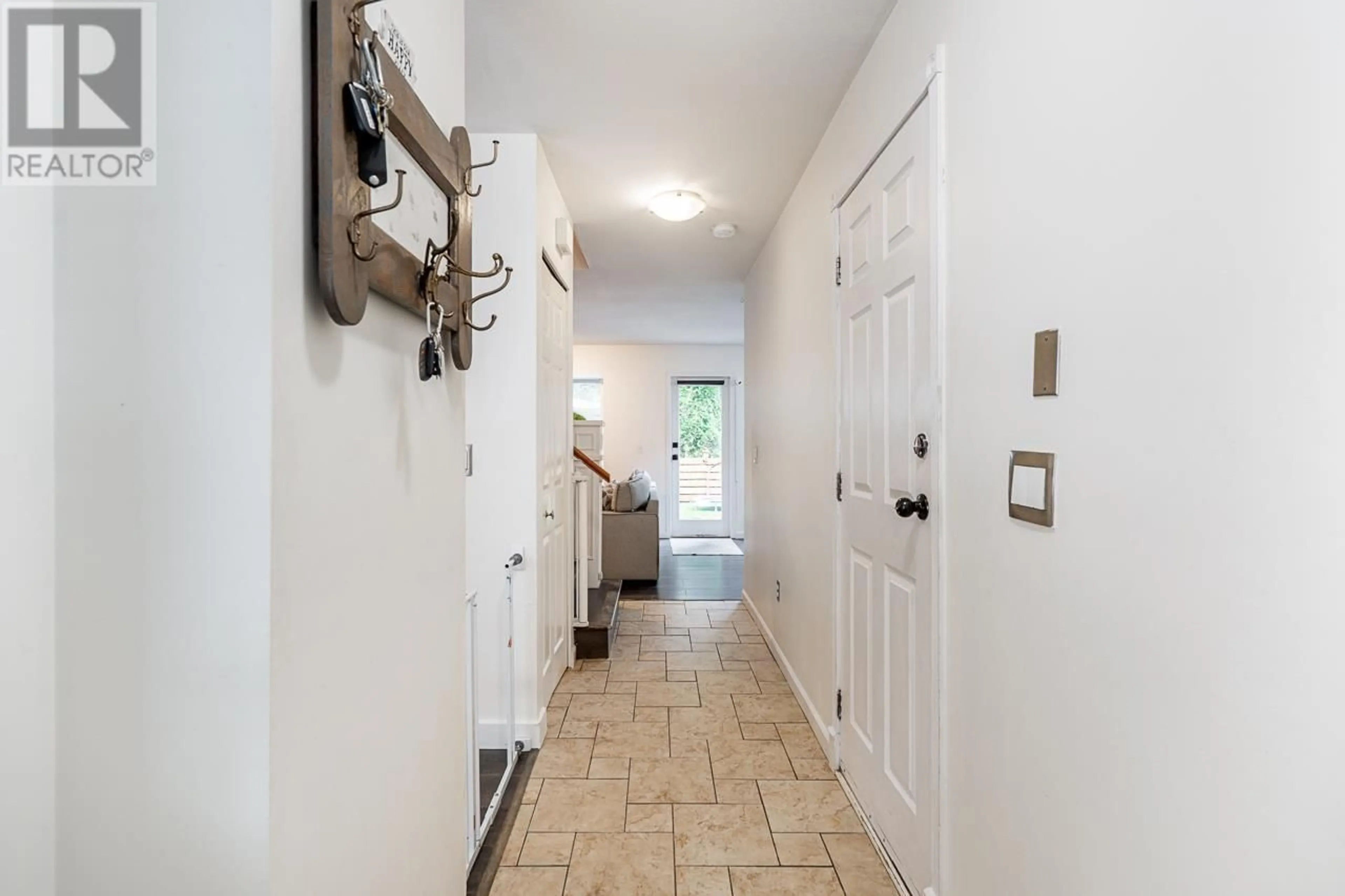 Indoor entryway for 30 - 12099 237 STREET, Maple Ridge British Columbia V4R2C3