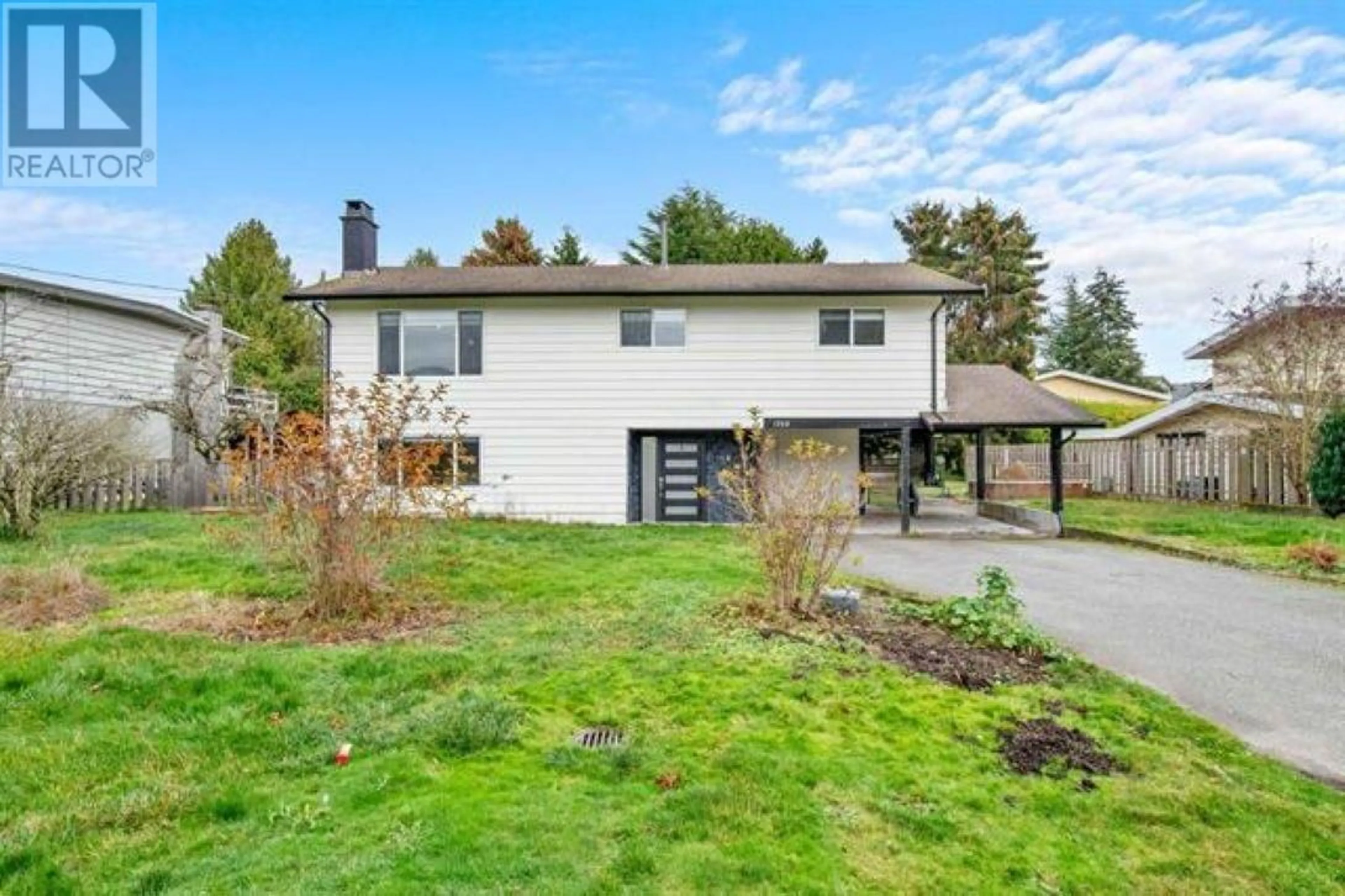 Home with vinyl exterior material, unknown for 1752 55 STREET, Tsawwassen British Columbia V4M3K8