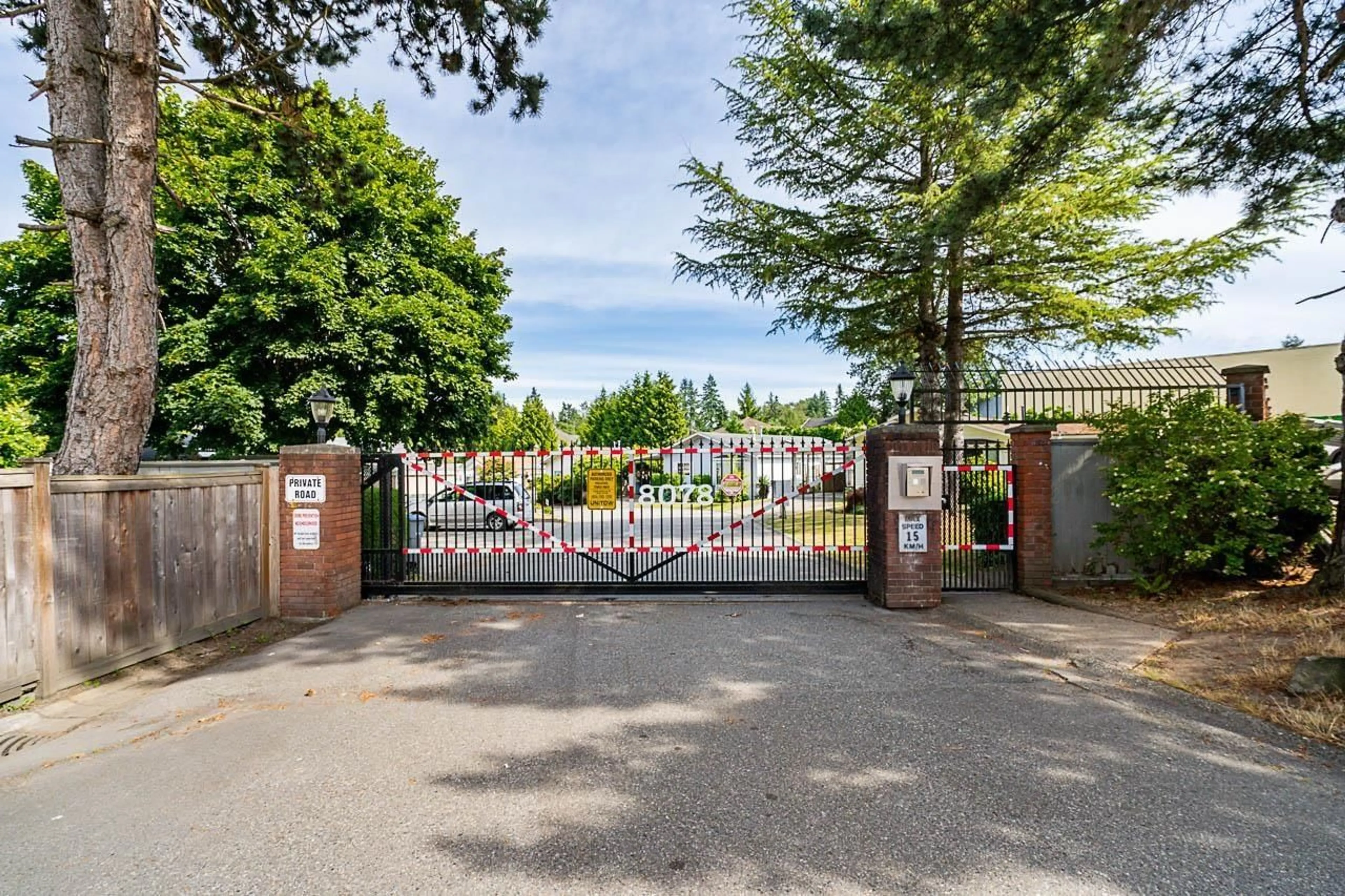 A pic from outside/outdoor area/front of a property/back of a property/a pic from drone, street for 1 - 8078 KING GEORGE, Surrey British Columbia V3W5B5