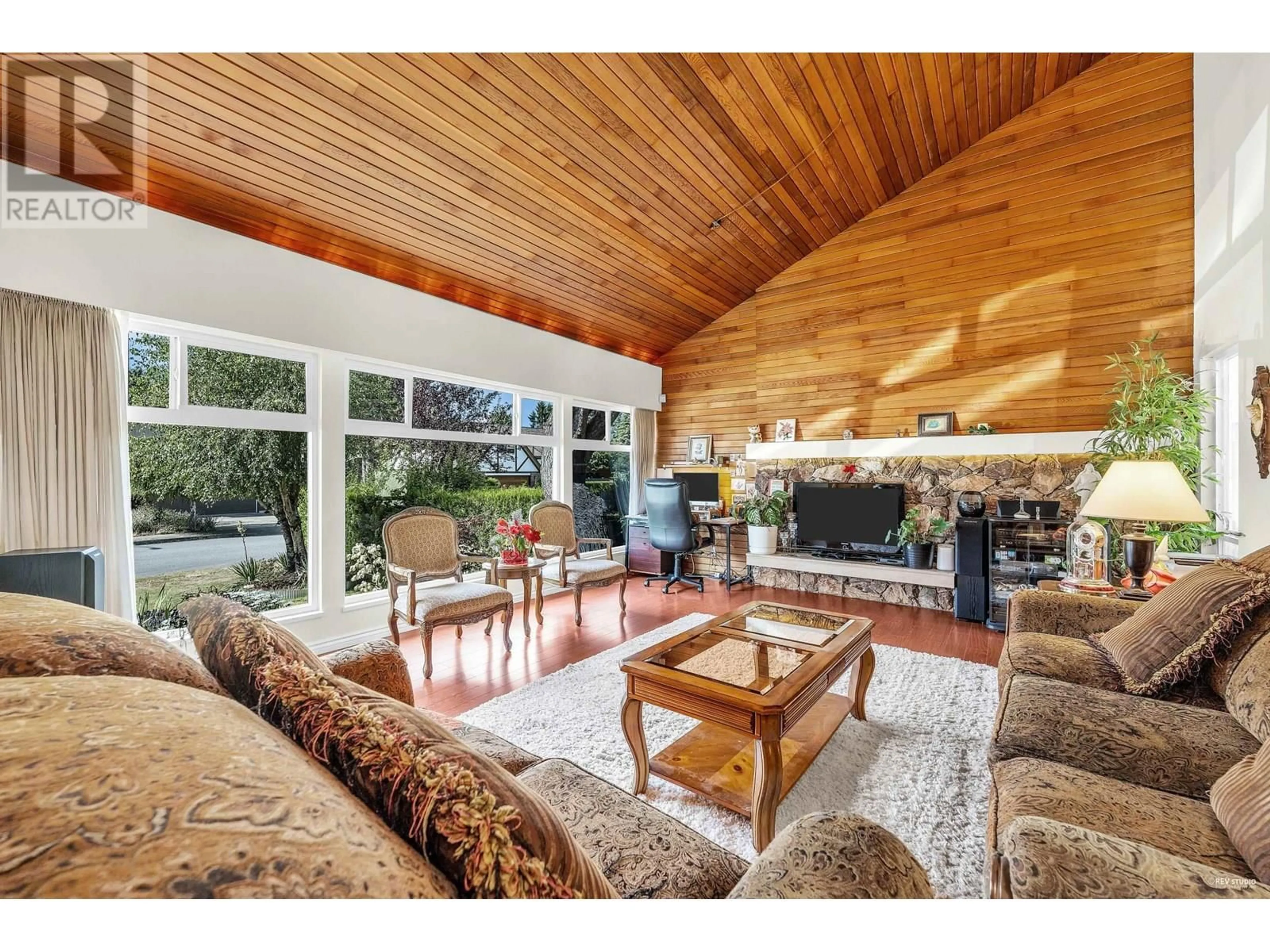 Living room with furniture, unknown for 7331 LISMER AVENUE, Richmond British Columbia V6Y2X4