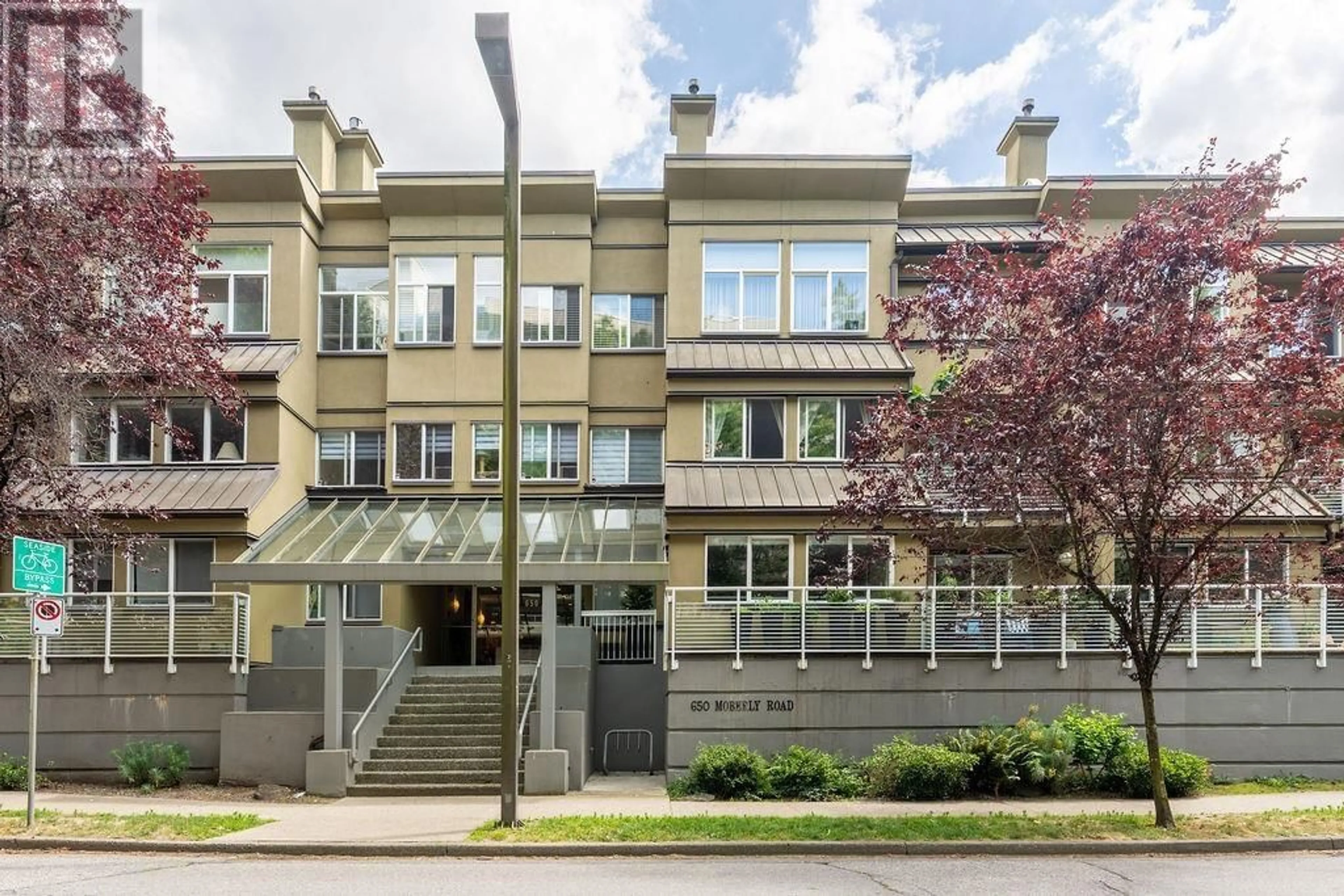 Unknown for 301 - 650 MOBERLY ROAD, Vancouver British Columbia V5Z4J1