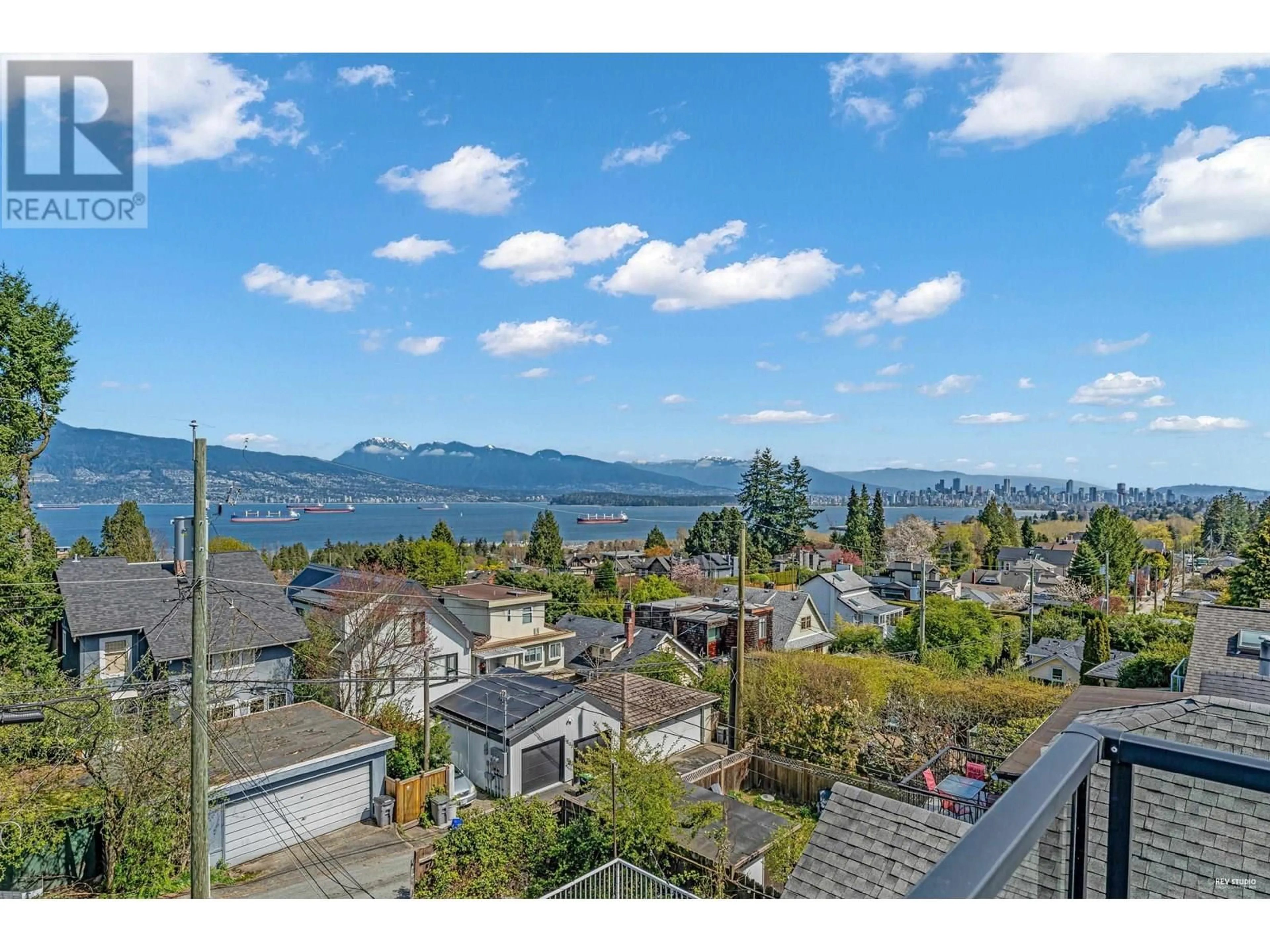 A pic from outside/outdoor area/front of a property/back of a property/a pic from drone, water/lake/river/ocean view for 4541 W 5TH AVENUE, Vancouver British Columbia V6R1S6