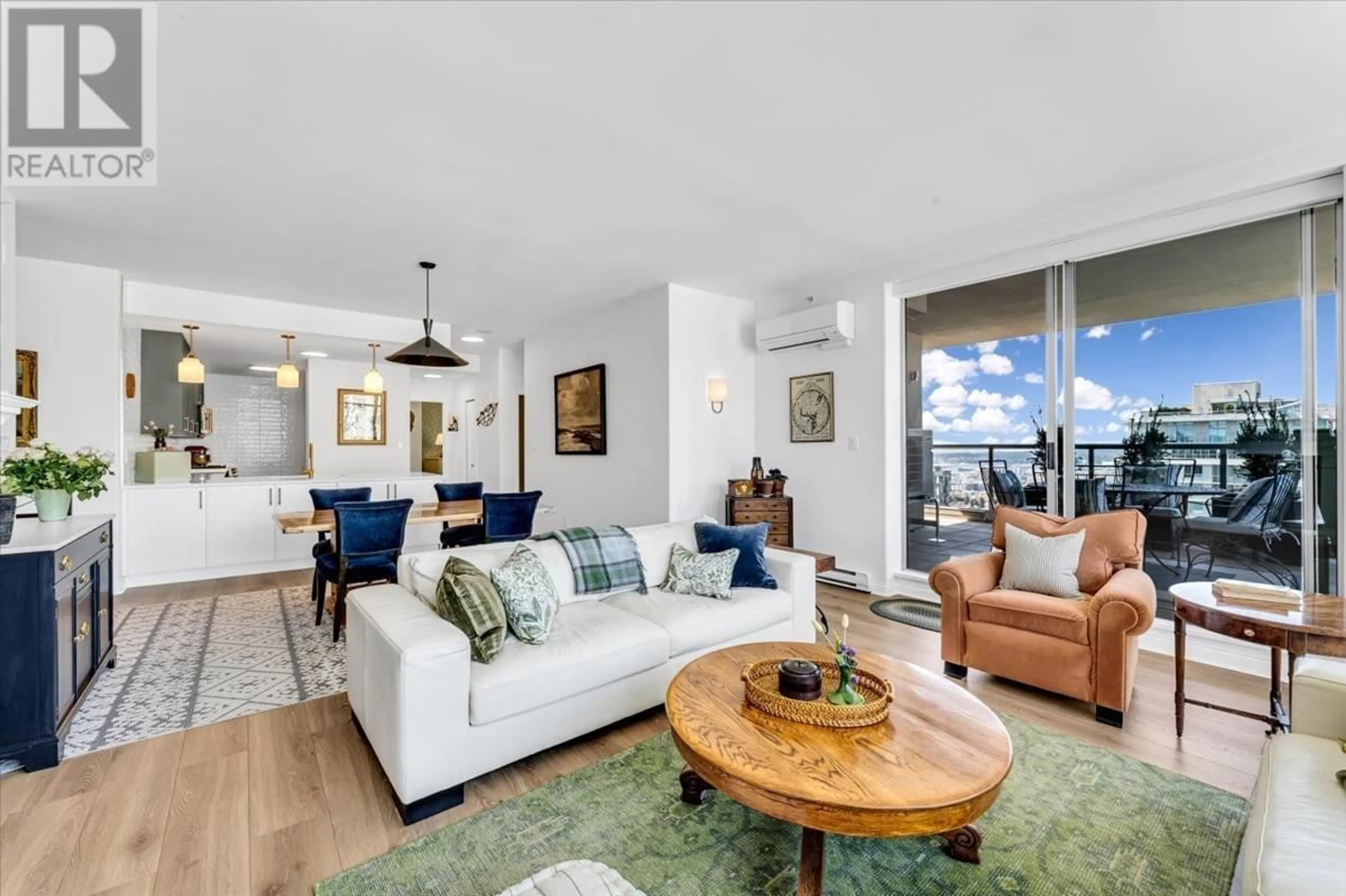 Living room with furniture, unknown for 1601 - 160 13TH STREET, North Vancouver British Columbia V7L2L5
