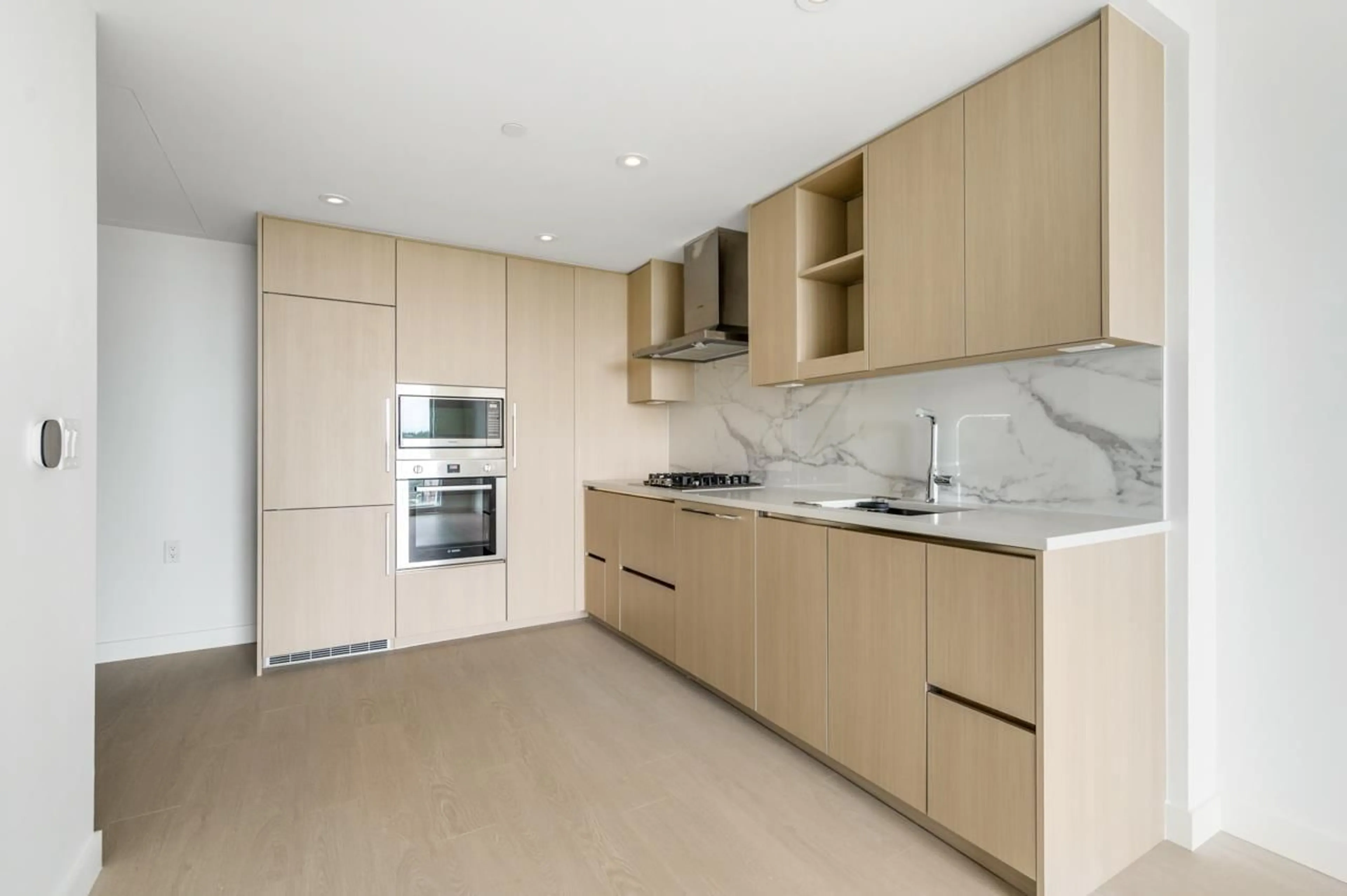 Standard kitchen, unknown for 2103 - 13778 100, Surrey British Columbia V3T0V3