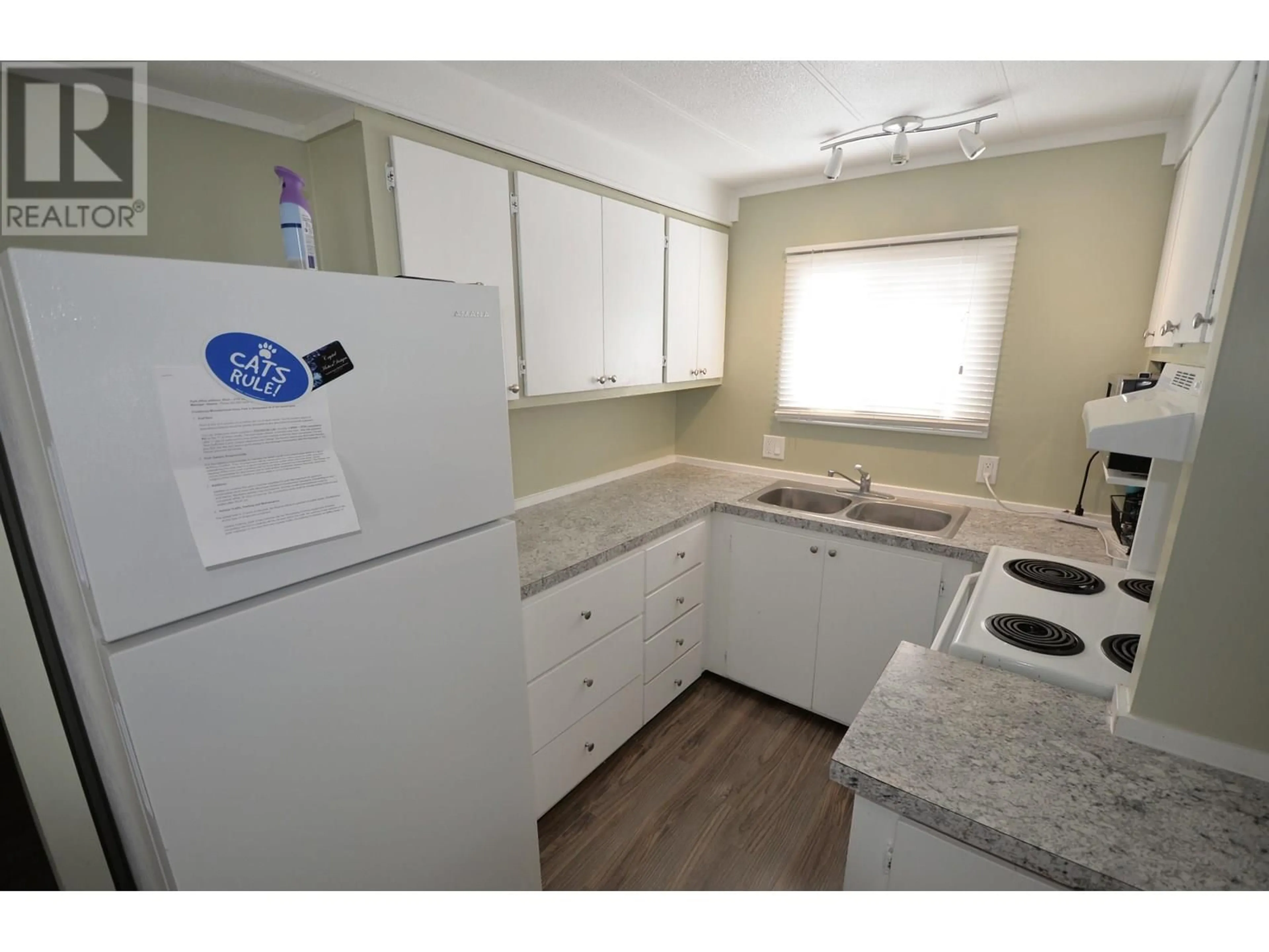 Standard kitchen, unknown for 3 - 3480 PIERREROY ROAD, Prince George British Columbia V2N2S3