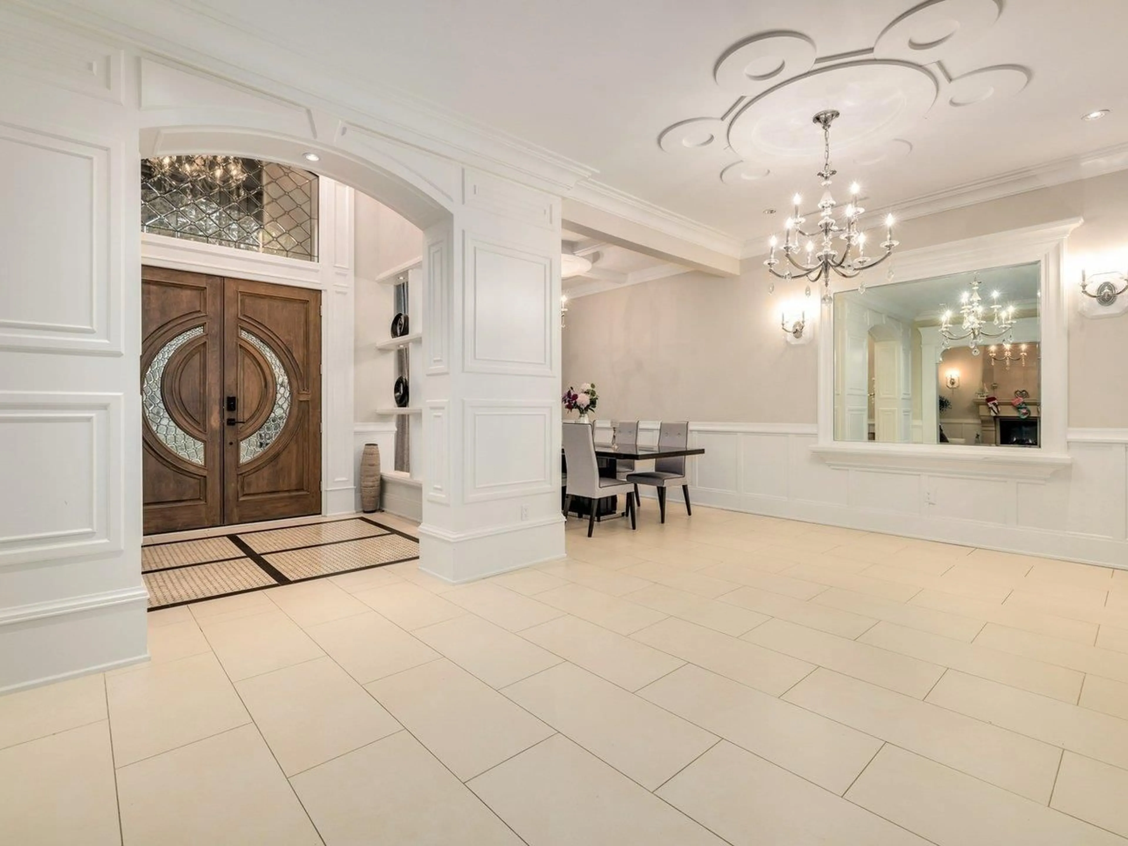 Indoor foyer for 2891 138, Surrey British Columbia V4P1T6