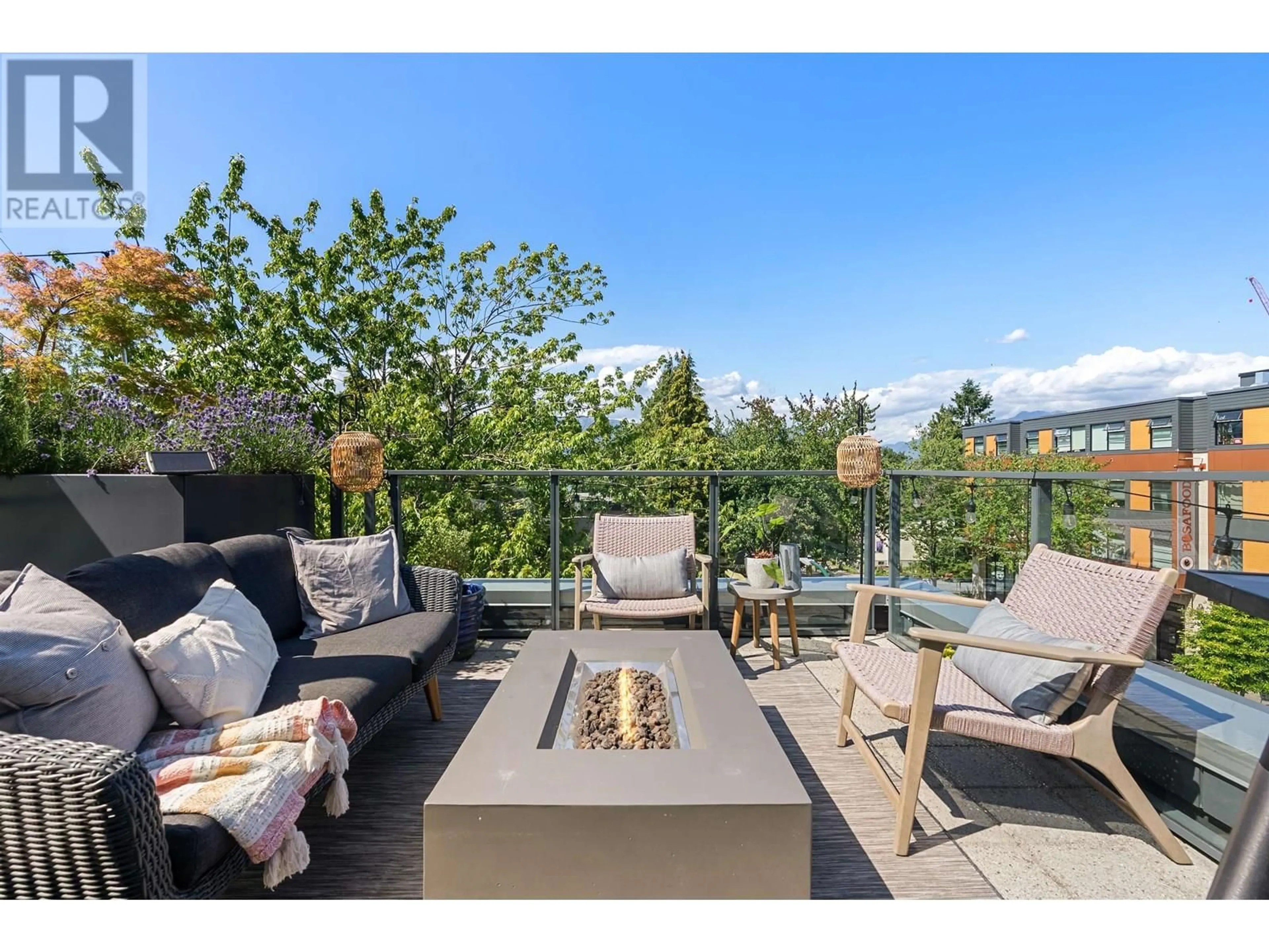 Patio, water/lake/river/ocean view for 621 VICTORIA DRIVE, Vancouver British Columbia V5L0C3