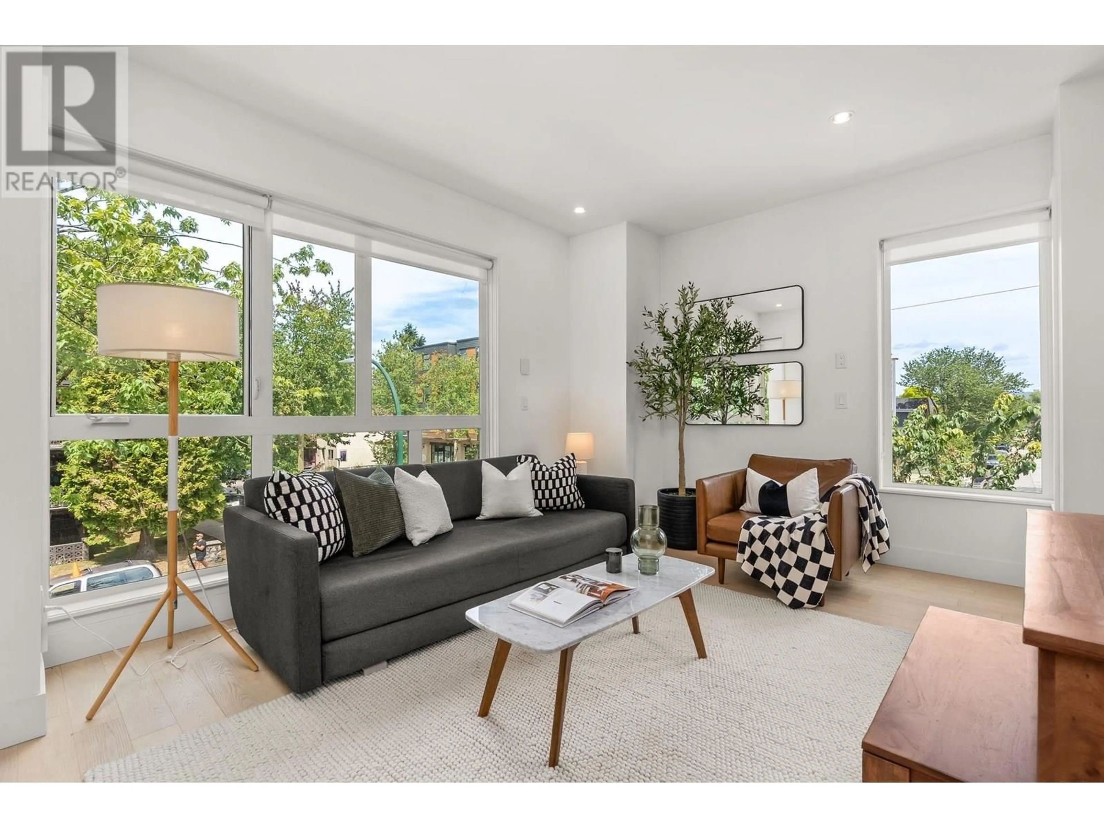 Living room with furniture, unknown for 621 VICTORIA DRIVE, Vancouver British Columbia V5L0C3