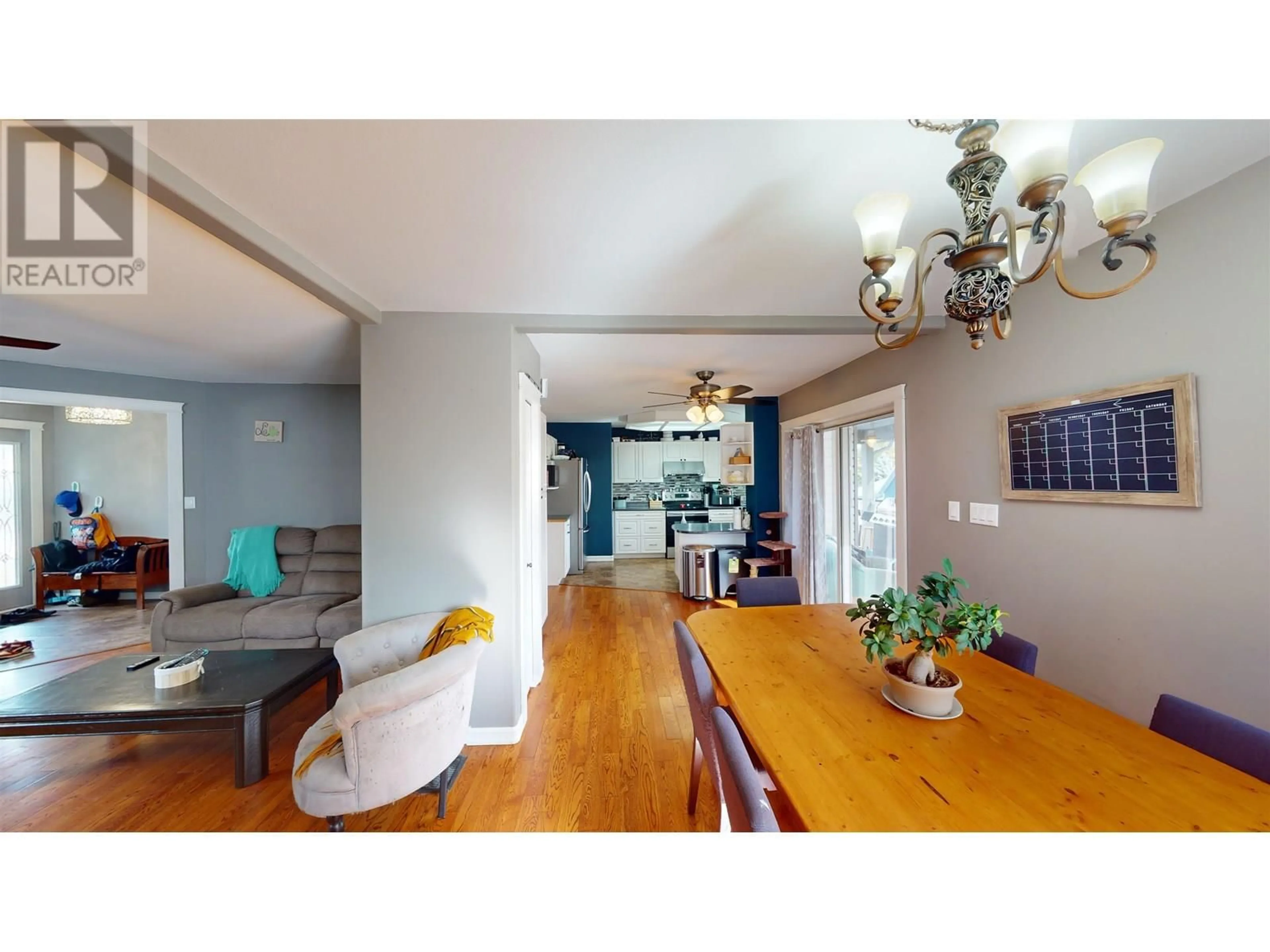 Open concept kitchen, wood/laminate floor for 510 DIXON STREET, Quesnel British Columbia V2J5T5