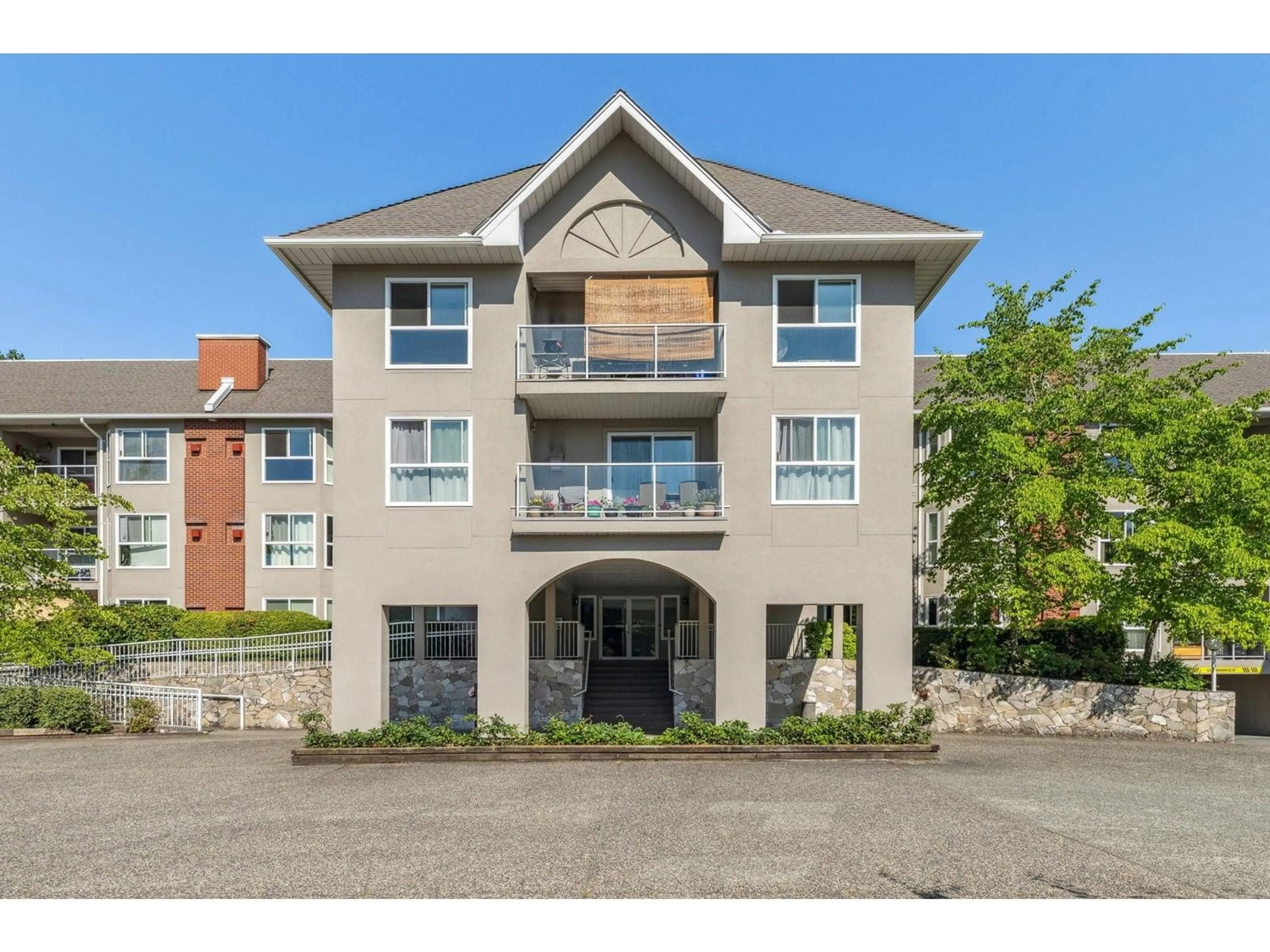 Unknown for 312 - 19835 64, Langley British Columbia V2Y1L8