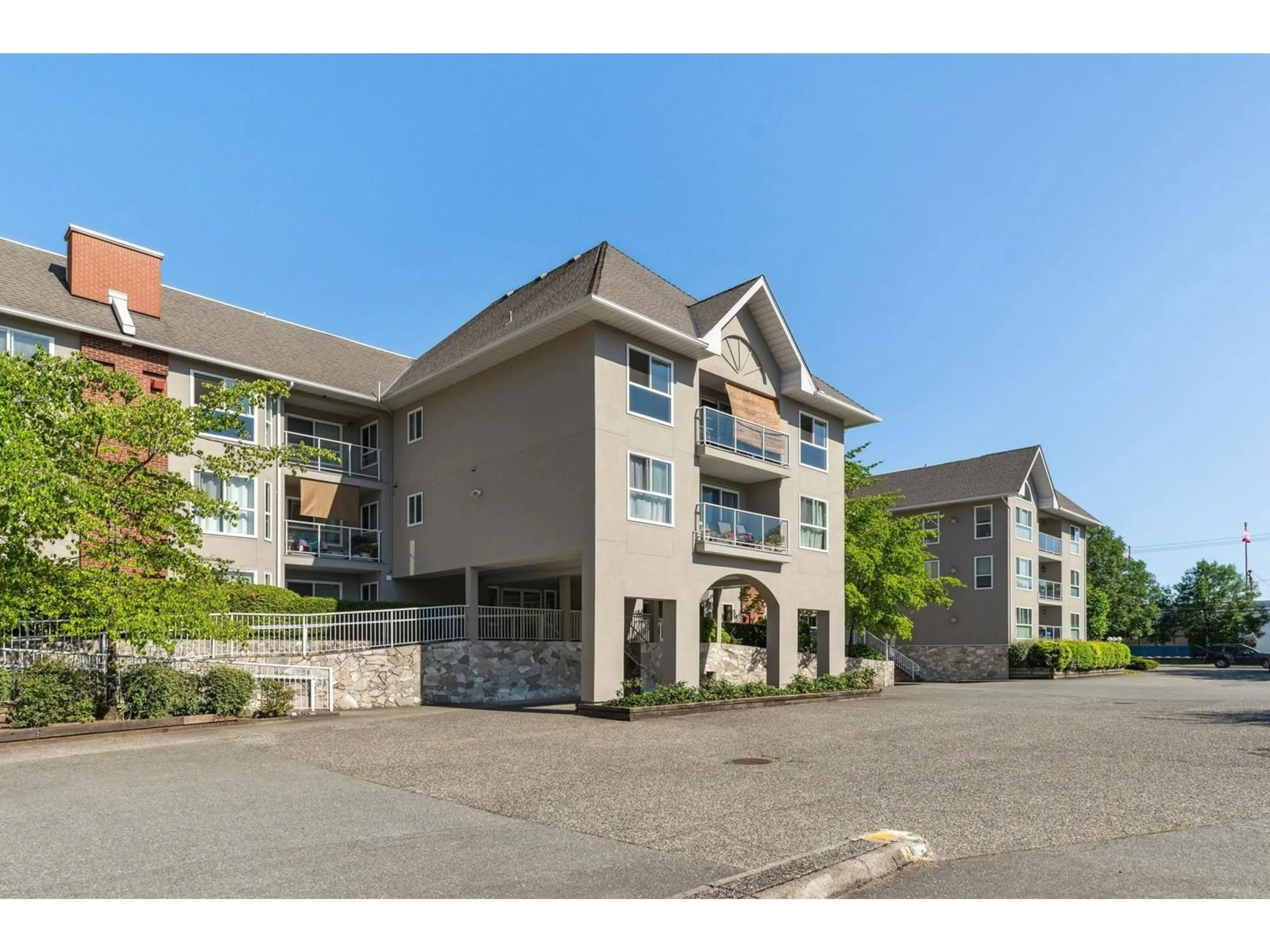 Unknown for 312 - 19835 64, Langley British Columbia V2Y1L8