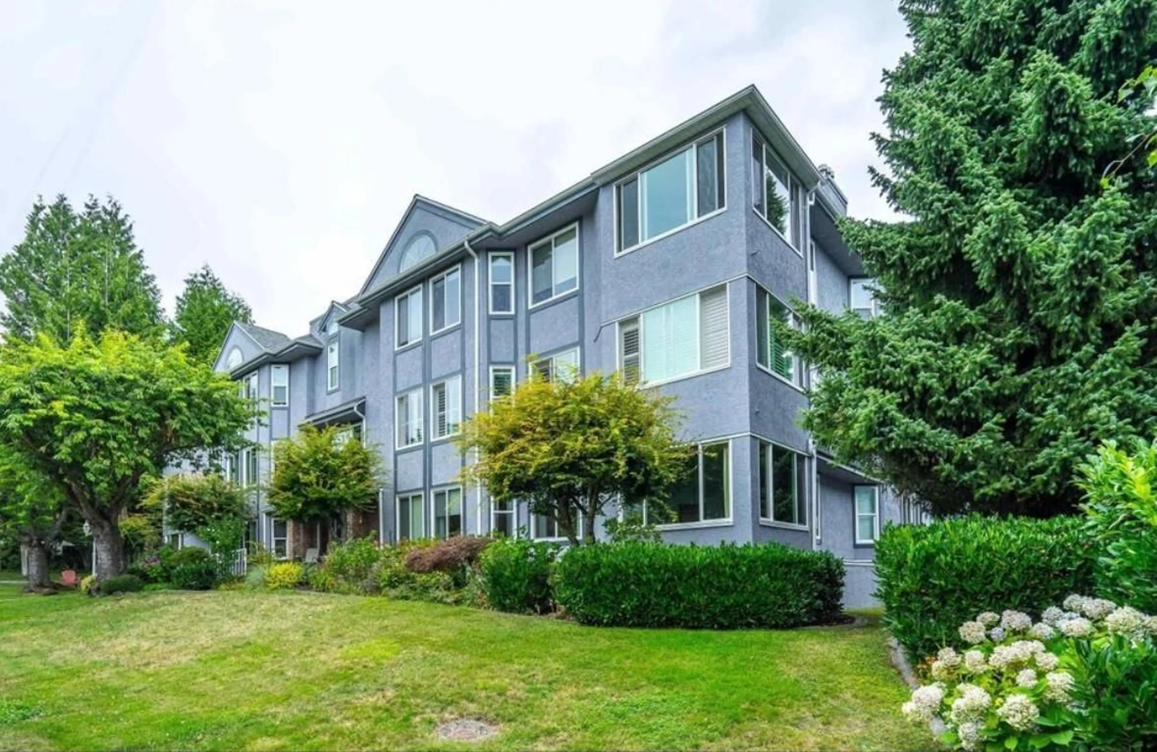 Unknown for 203 - 1378 FIR STREET, White Rock British Columbia V4B4B2