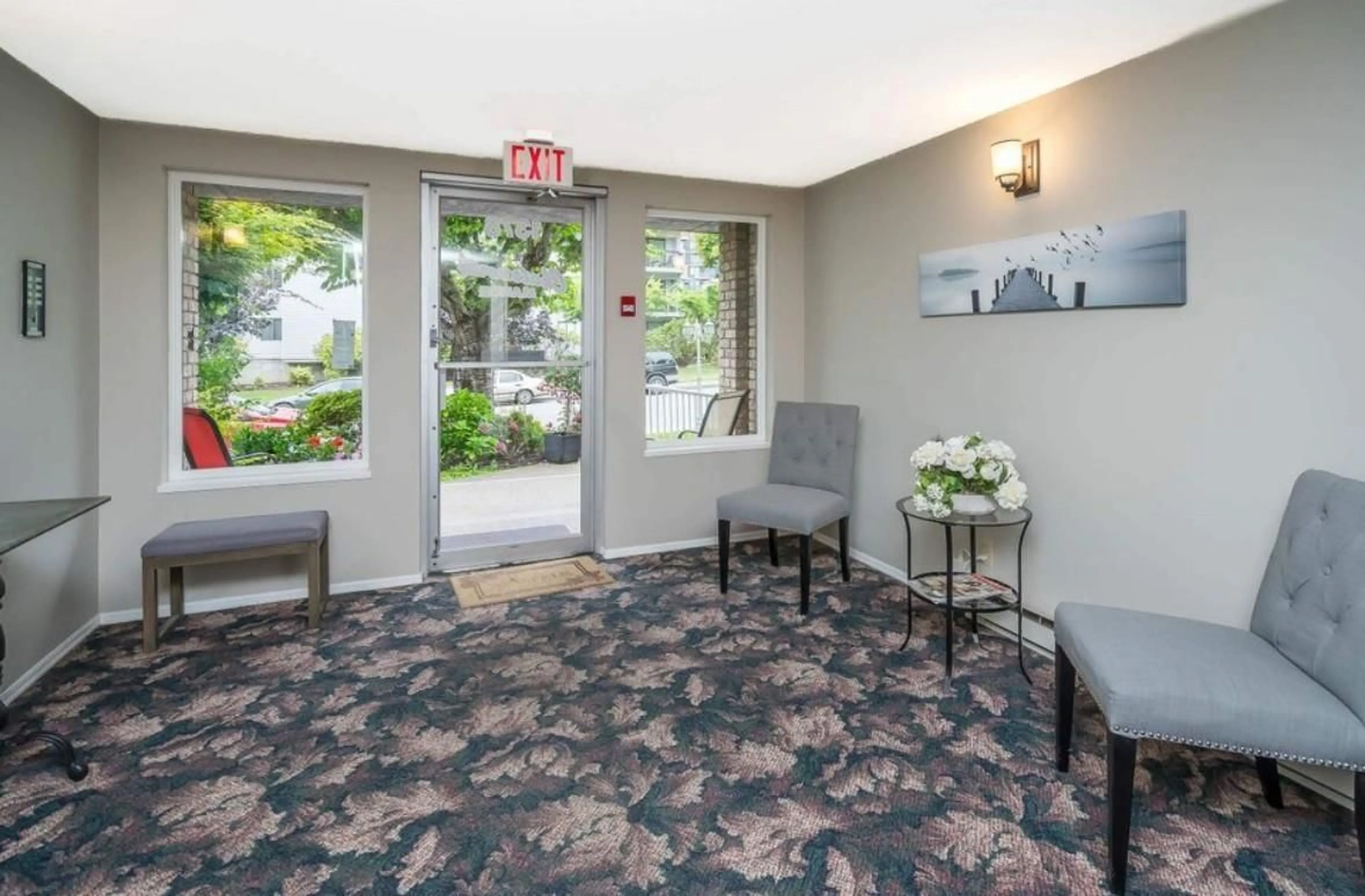 Indoor foyer for 203 - 1378 FIR STREET, White Rock British Columbia V4B4B2