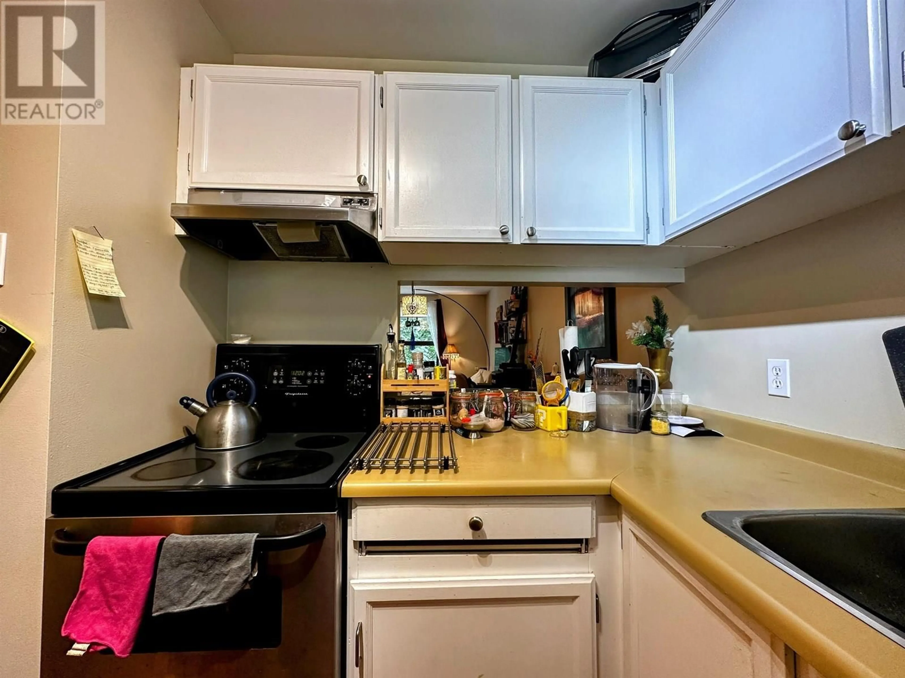 Standard kitchen, unknown for 402 - 1350 COMOX STREET, Vancouver British Columbia V6E4E1