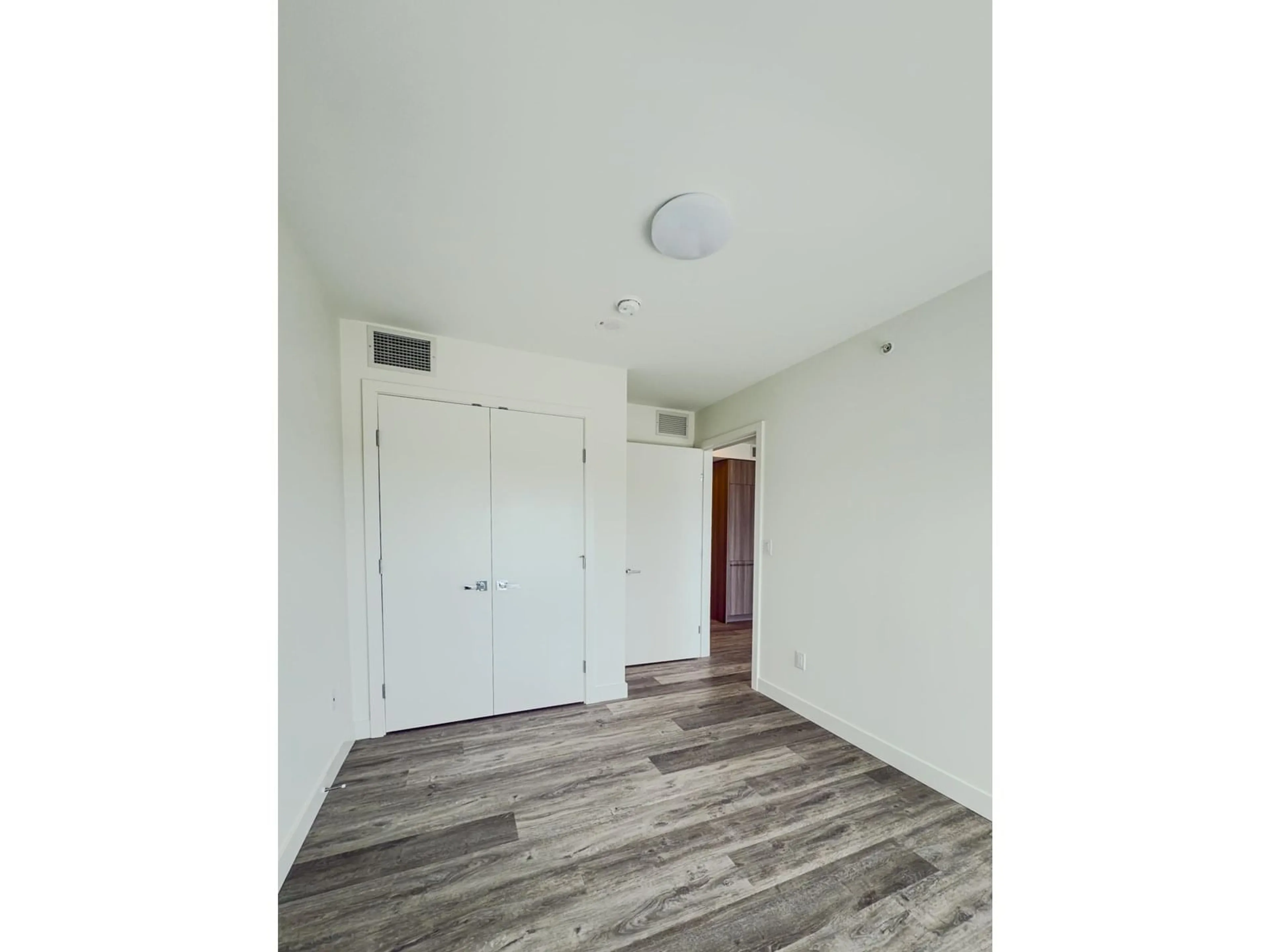 A pic of a room for 701 - 9675 KING GEORGE, Surrey British Columbia V3T0T7