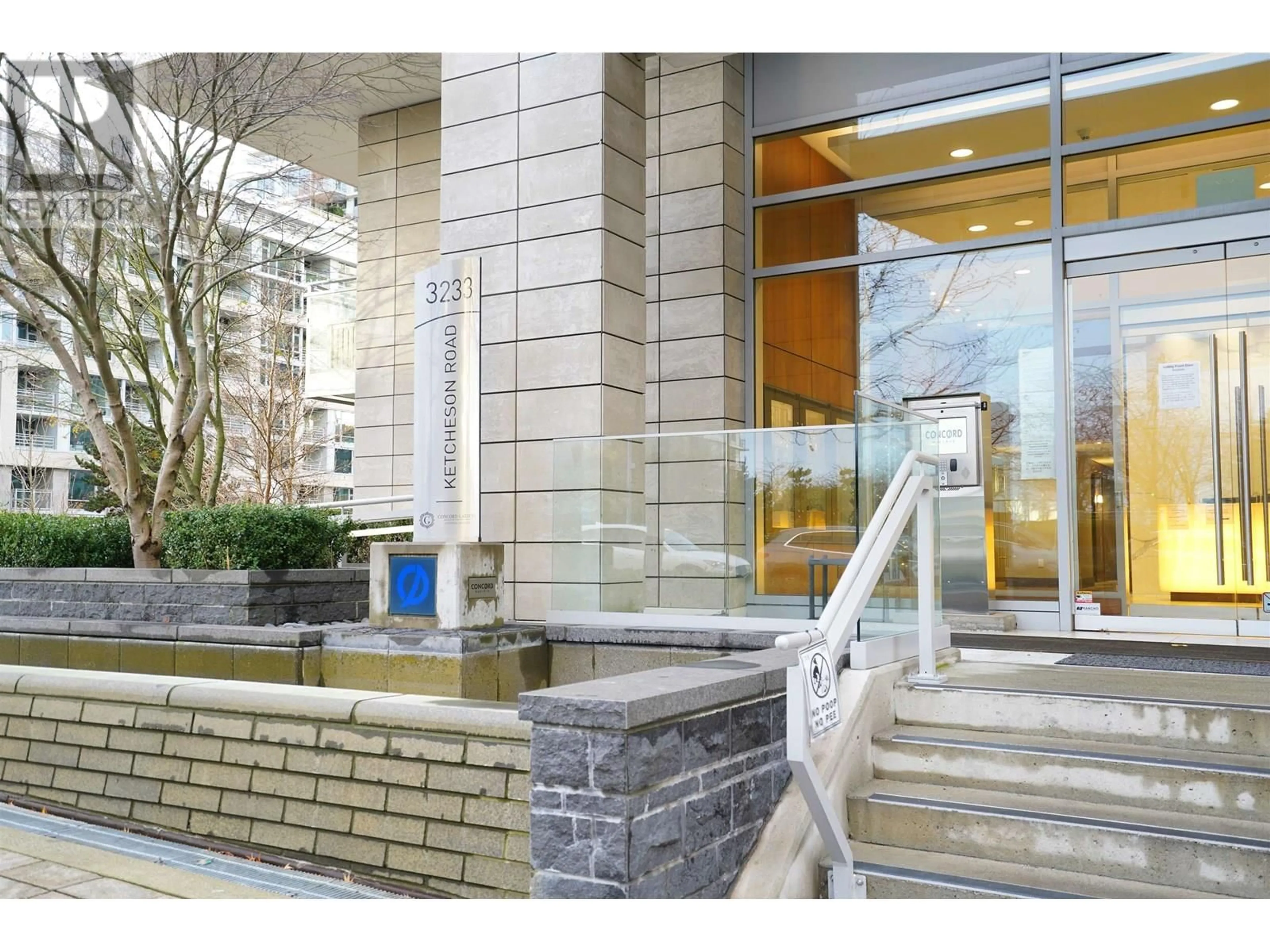 Indoor foyer for 605 - 3233 KETCHESON ROAD, Richmond British Columbia V6X0R3