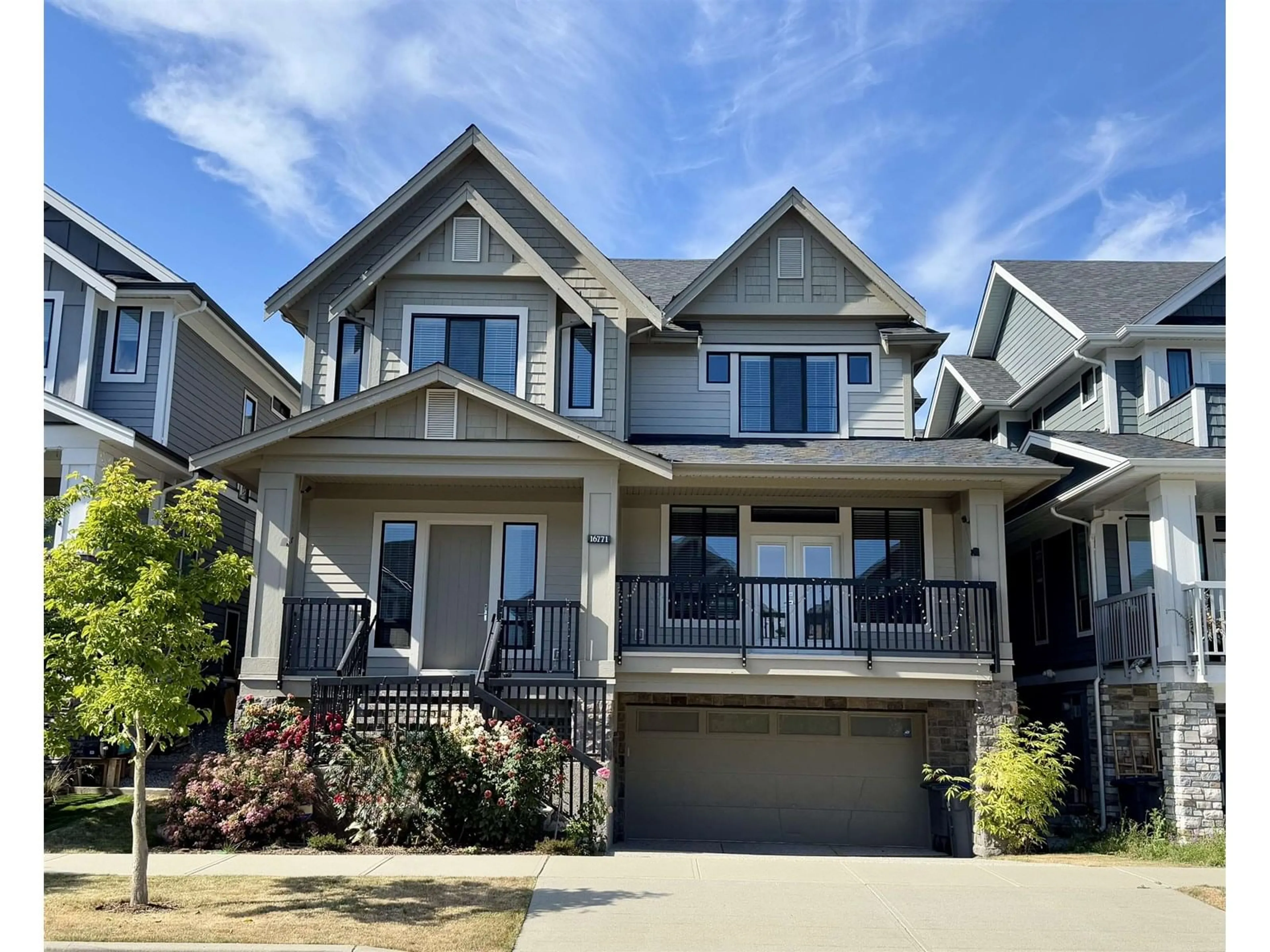 Home with vinyl exterior material, street for 16771 17, Surrey British Columbia V3Z0T3
