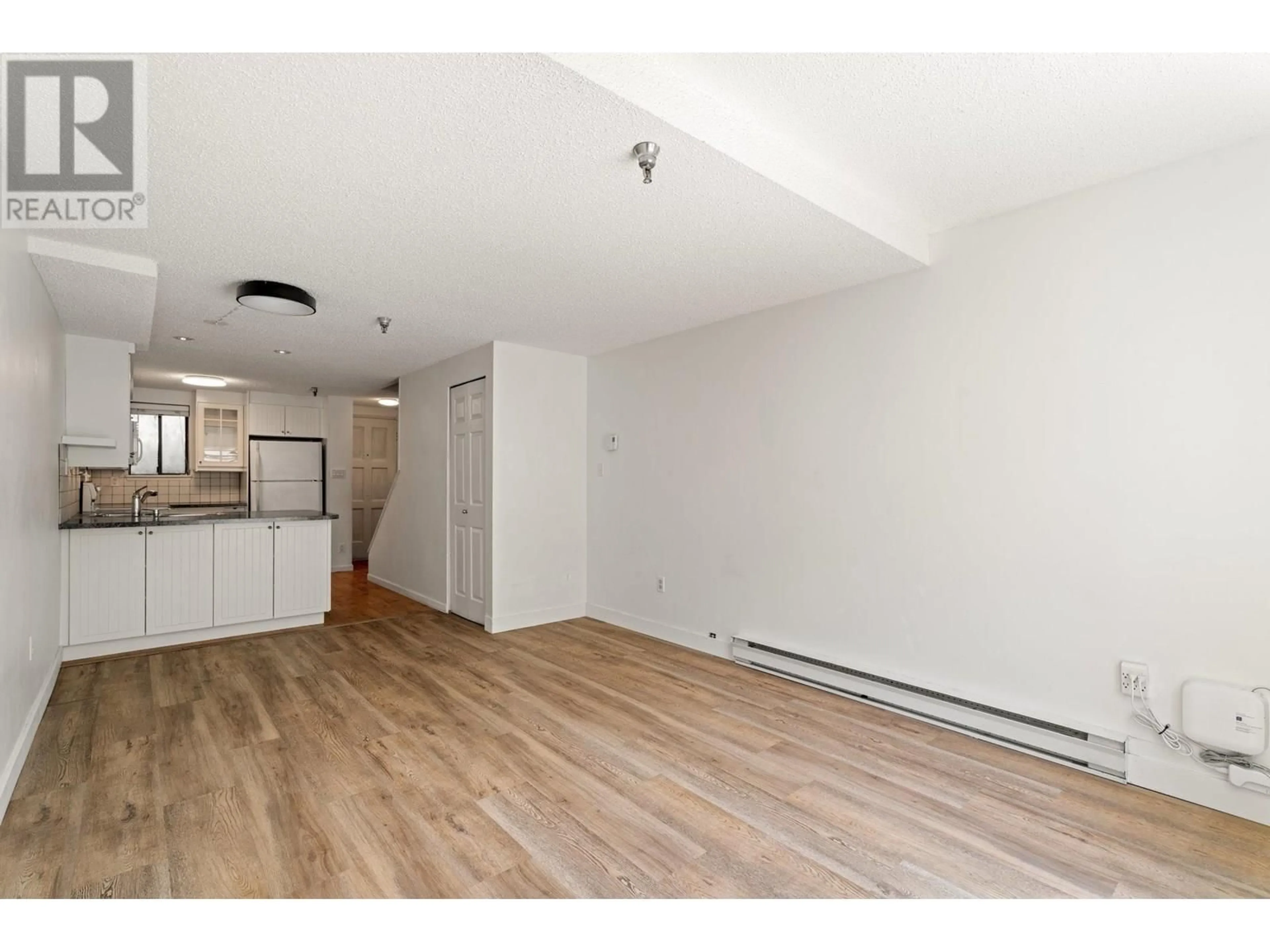 A pic of a room for 122 - 1363 CLYDE AVENUE, West Vancouver British Columbia V7T3W9