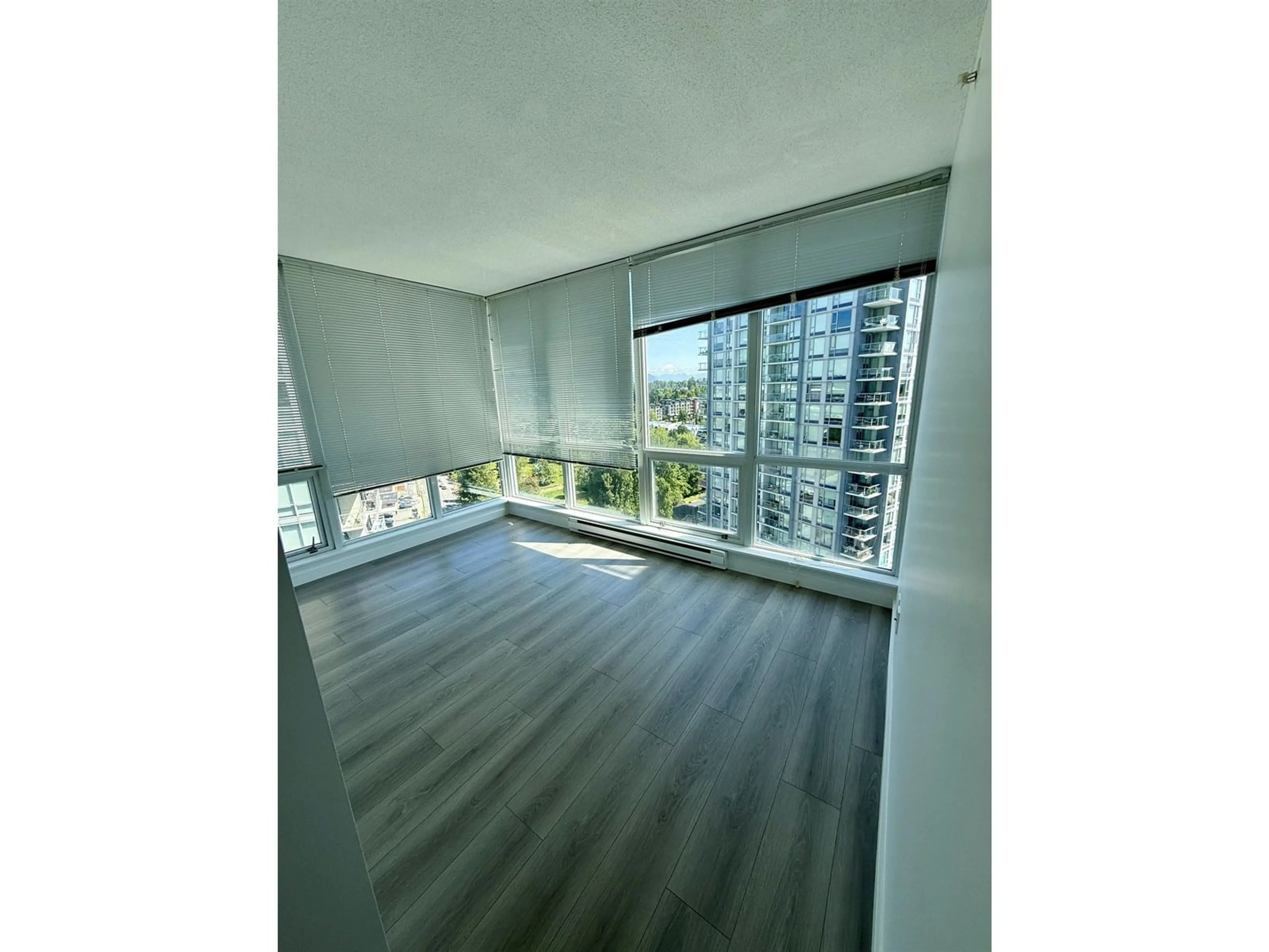 A pic of a room for 1602 - 9981 WHALLEY, Surrey British Columbia V3T0A6