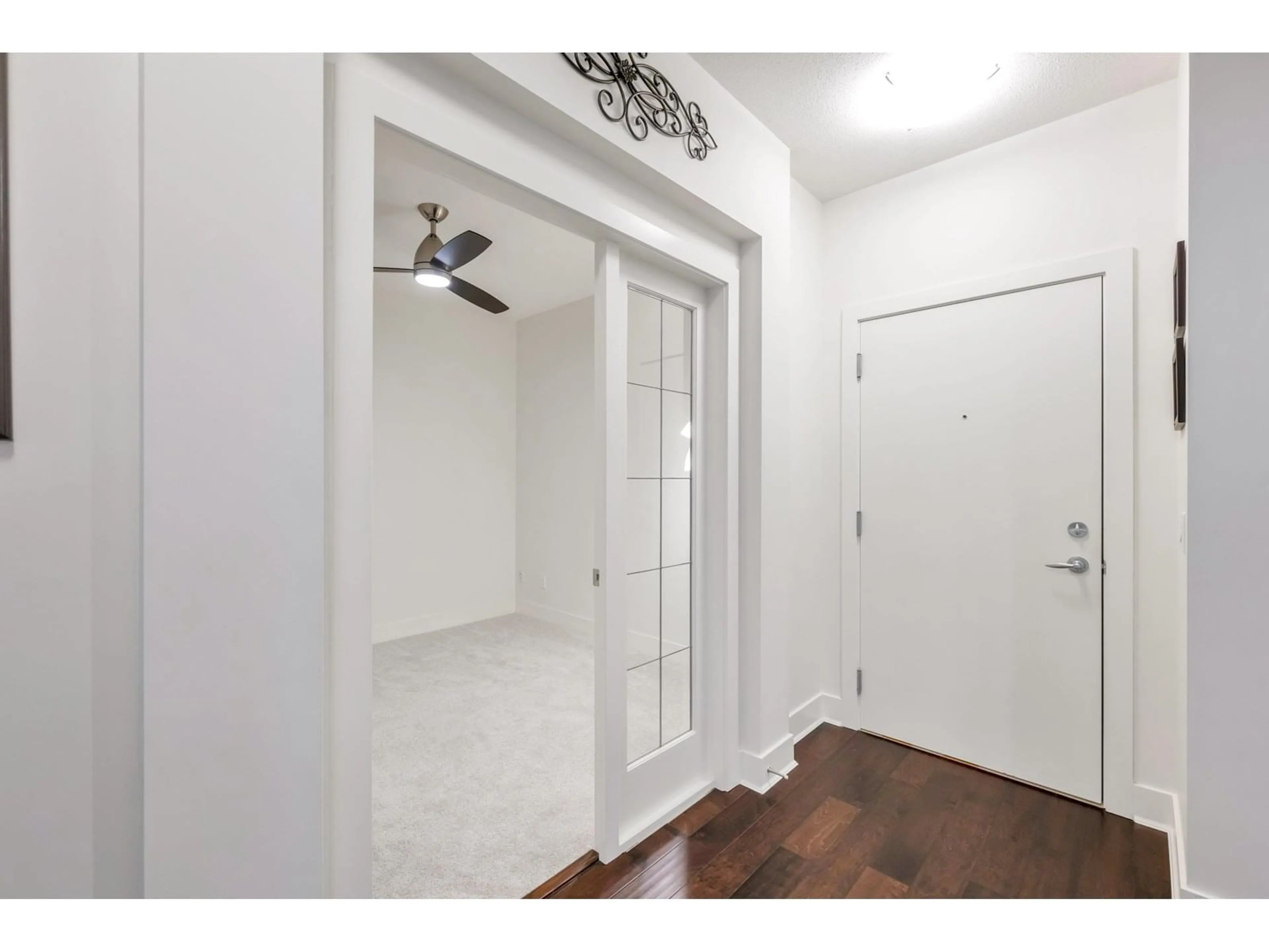 Indoor entryway for 201 - 16421 64, Surrey British Columbia V3S6V7