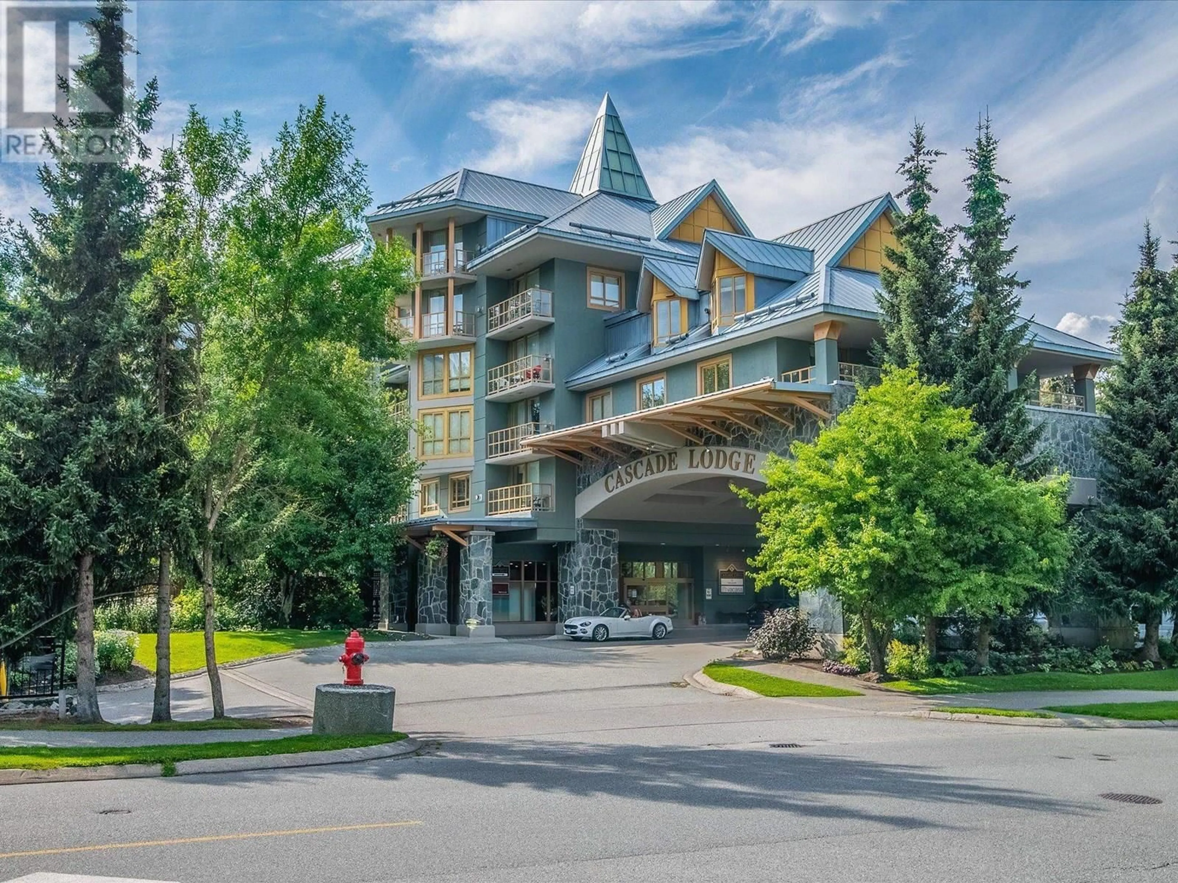 Indoor foyer for 334 - 4315 NORTHLANDS BOULEVARD, Whistler British Columbia V8E1C1