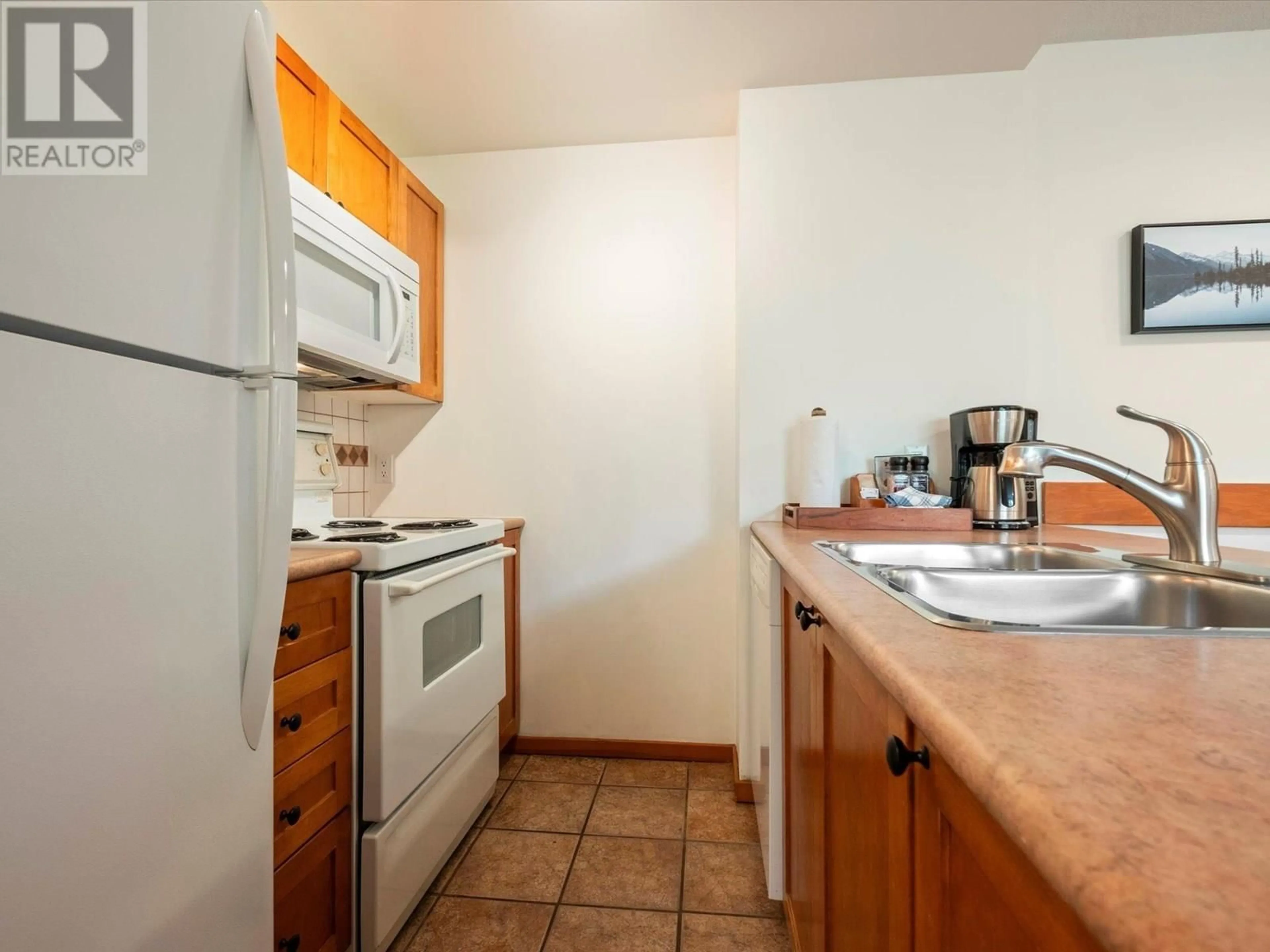 Standard kitchen, unknown for 334 - 4315 NORTHLANDS BOULEVARD, Whistler British Columbia V8E1C1