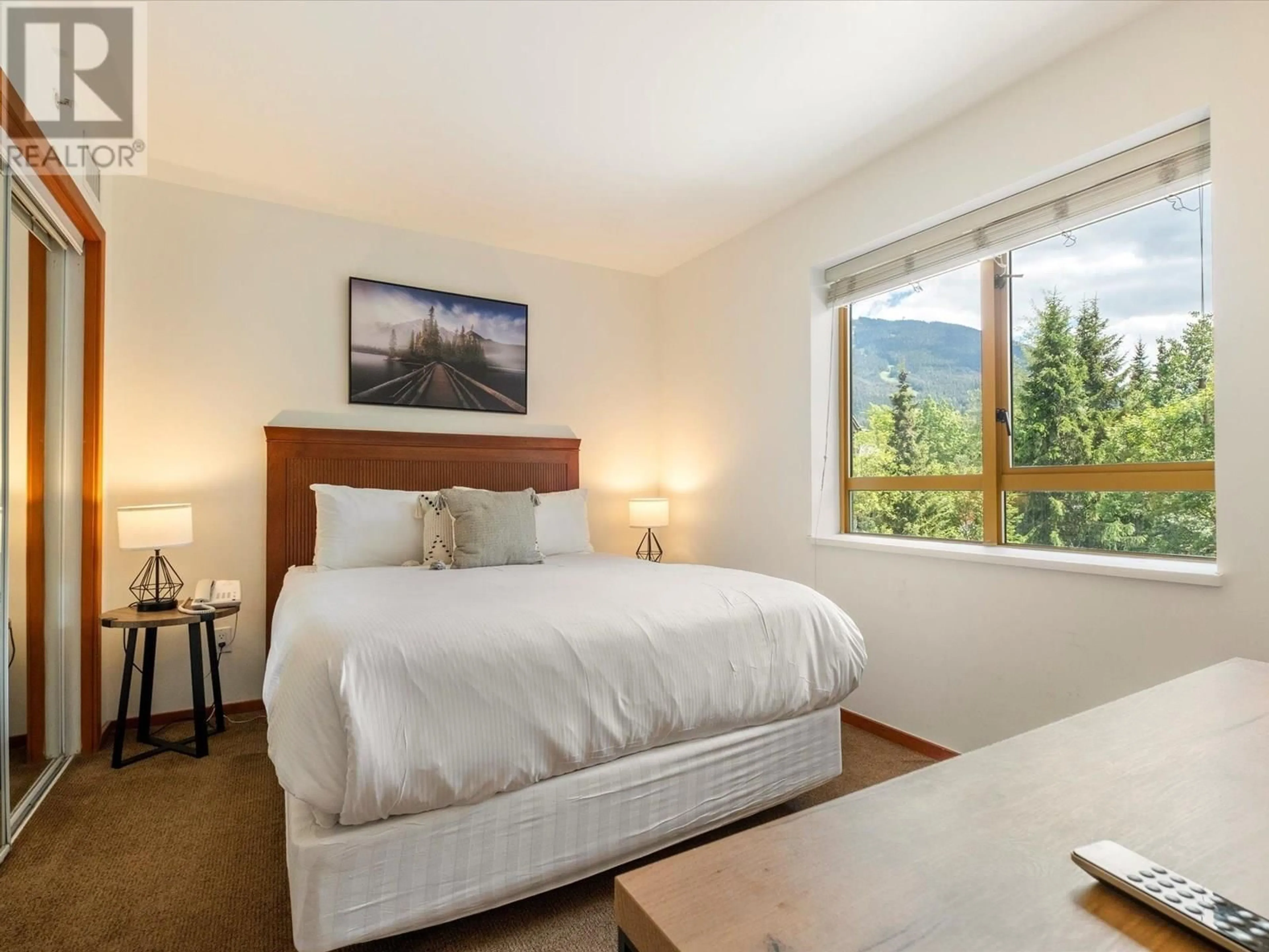 Bedroom with bed, unknown for 334 - 4315 NORTHLANDS BOULEVARD, Whistler British Columbia V8E1C1