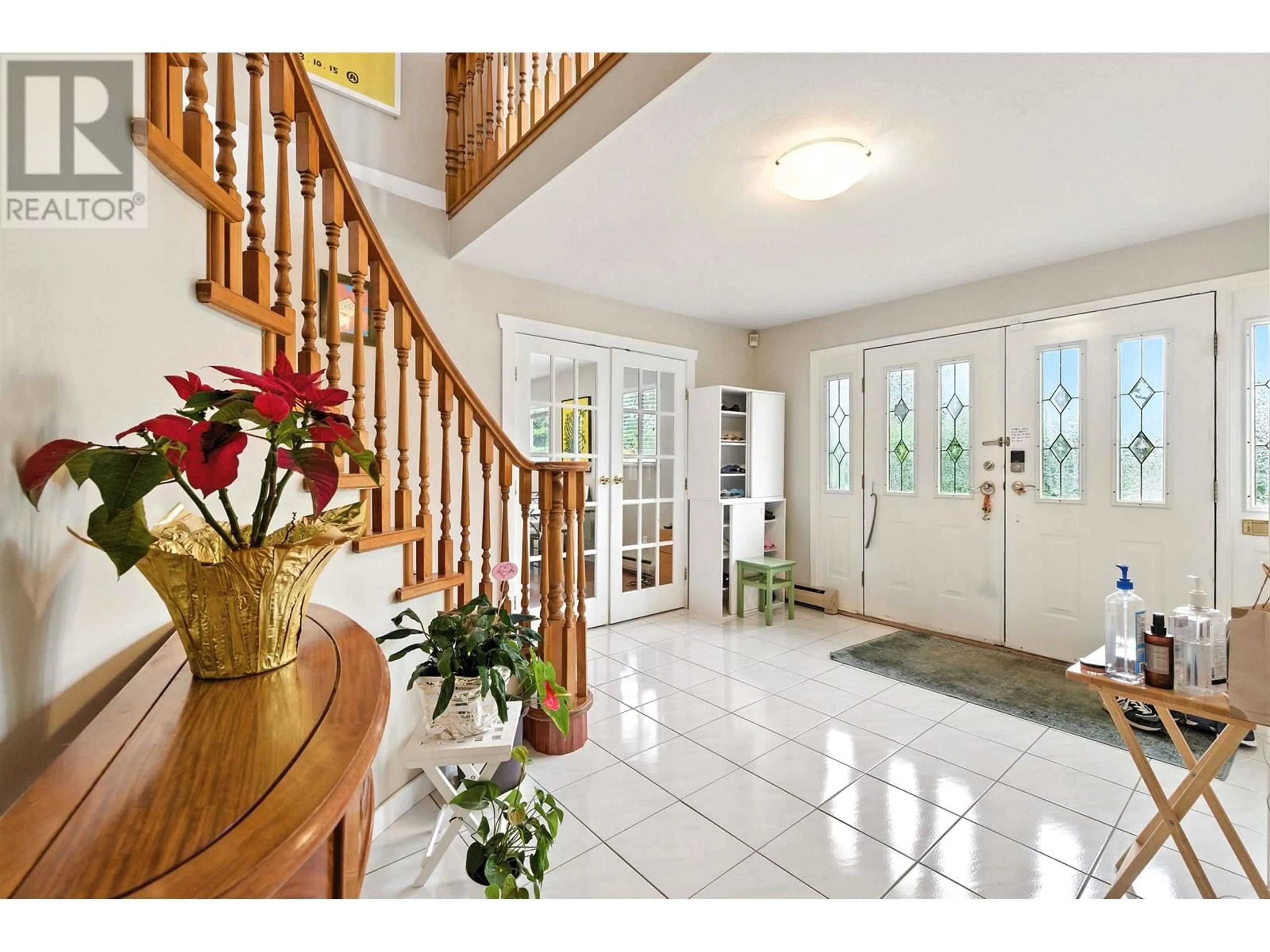 Indoor foyer for 7363 ELWELL STREET, Burnaby British Columbia V5E1L1