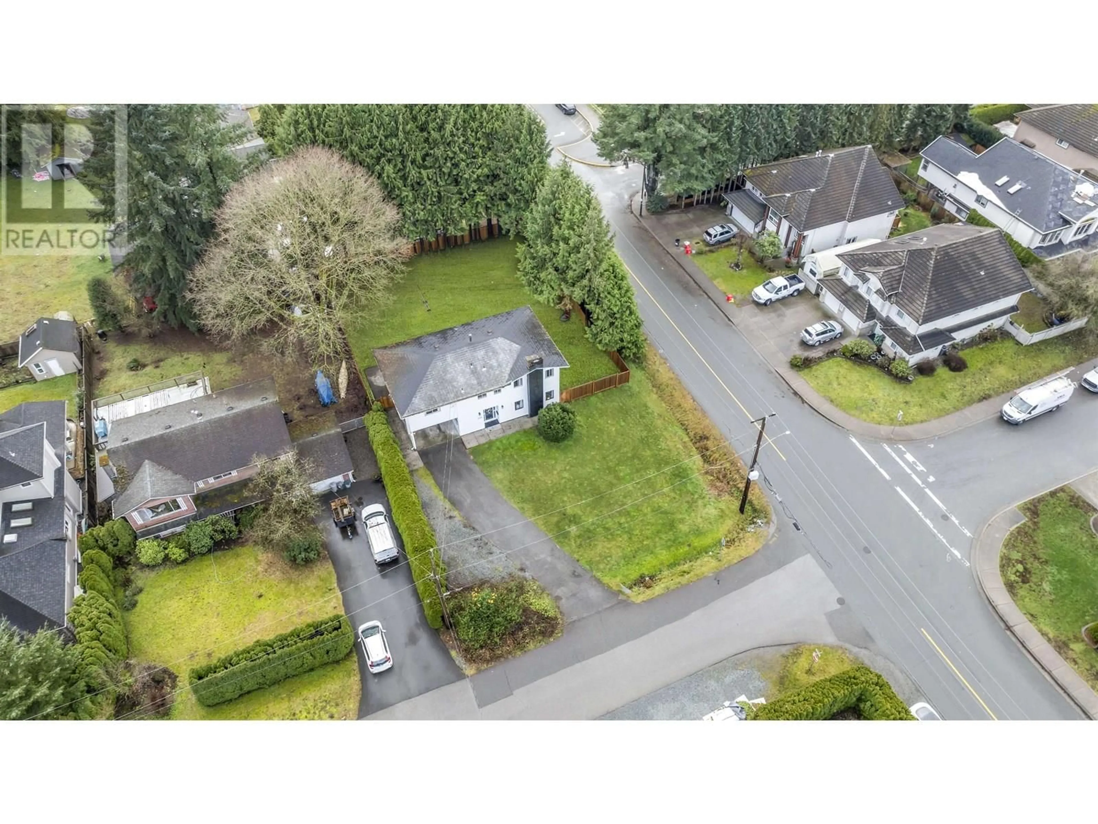A pic from outside/outdoor area/front of a property/back of a property/a pic from drone, street for 20616 TYNER AVENUE, Maple Ridge British Columbia V2X3V7