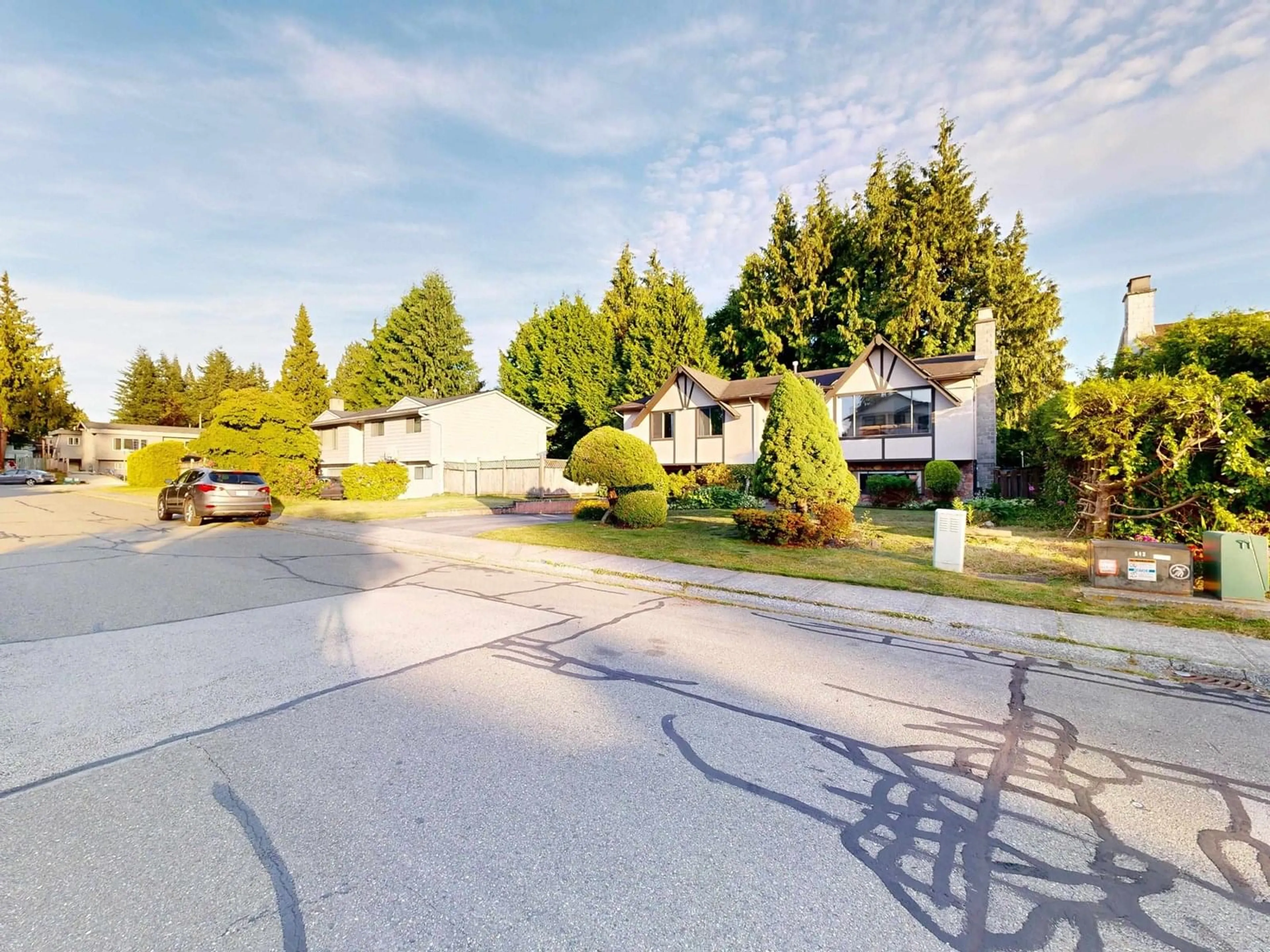 A pic from outside/outdoor area/front of a property/back of a property/a pic from drone, street for 11546 71A, Delta British Columbia V4E2E3