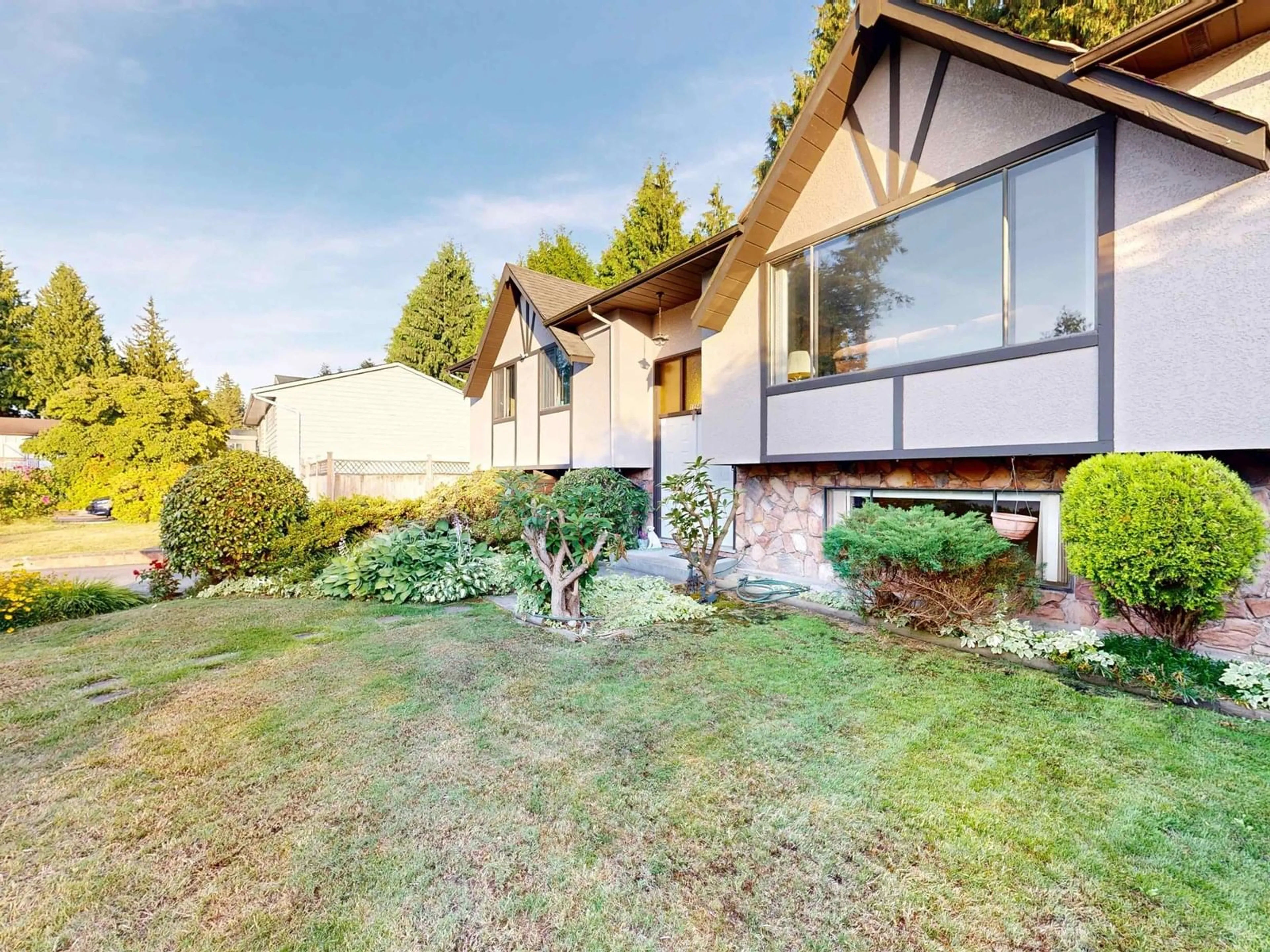 Home with vinyl exterior material, unknown for 11546 71A, Delta British Columbia V4E2E3