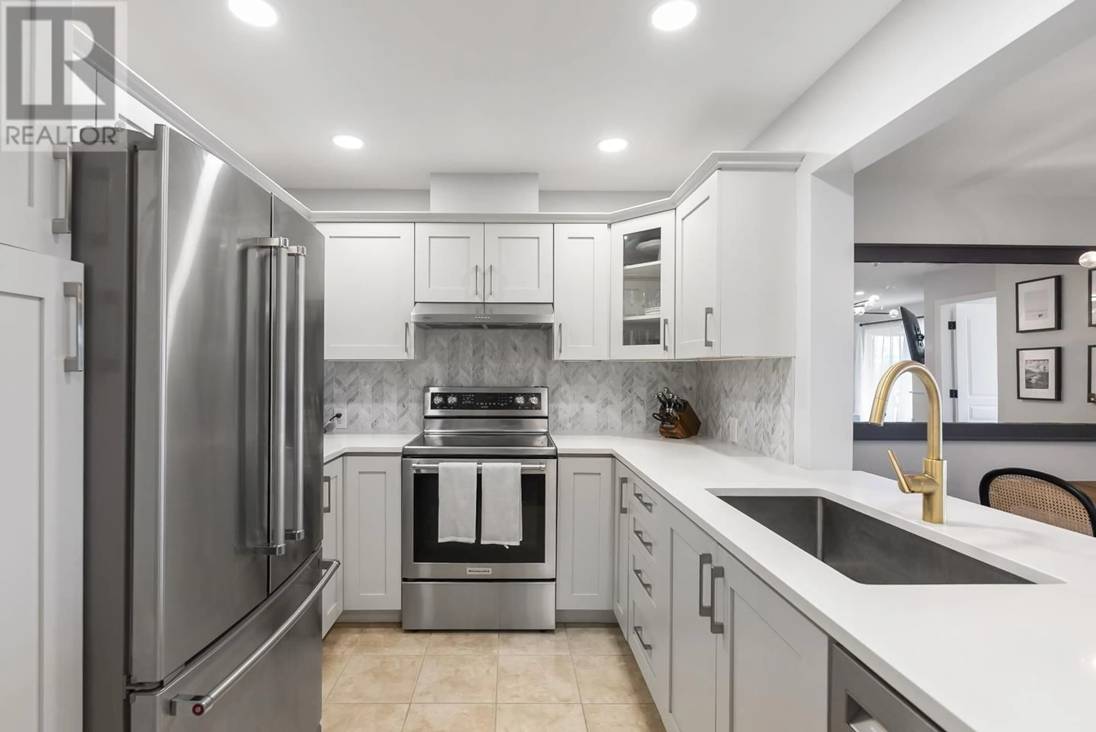 Contemporary kitchen, ceramic/tile floor for 302 - 4770 52A STREET, Delta British Columbia V4K5B5