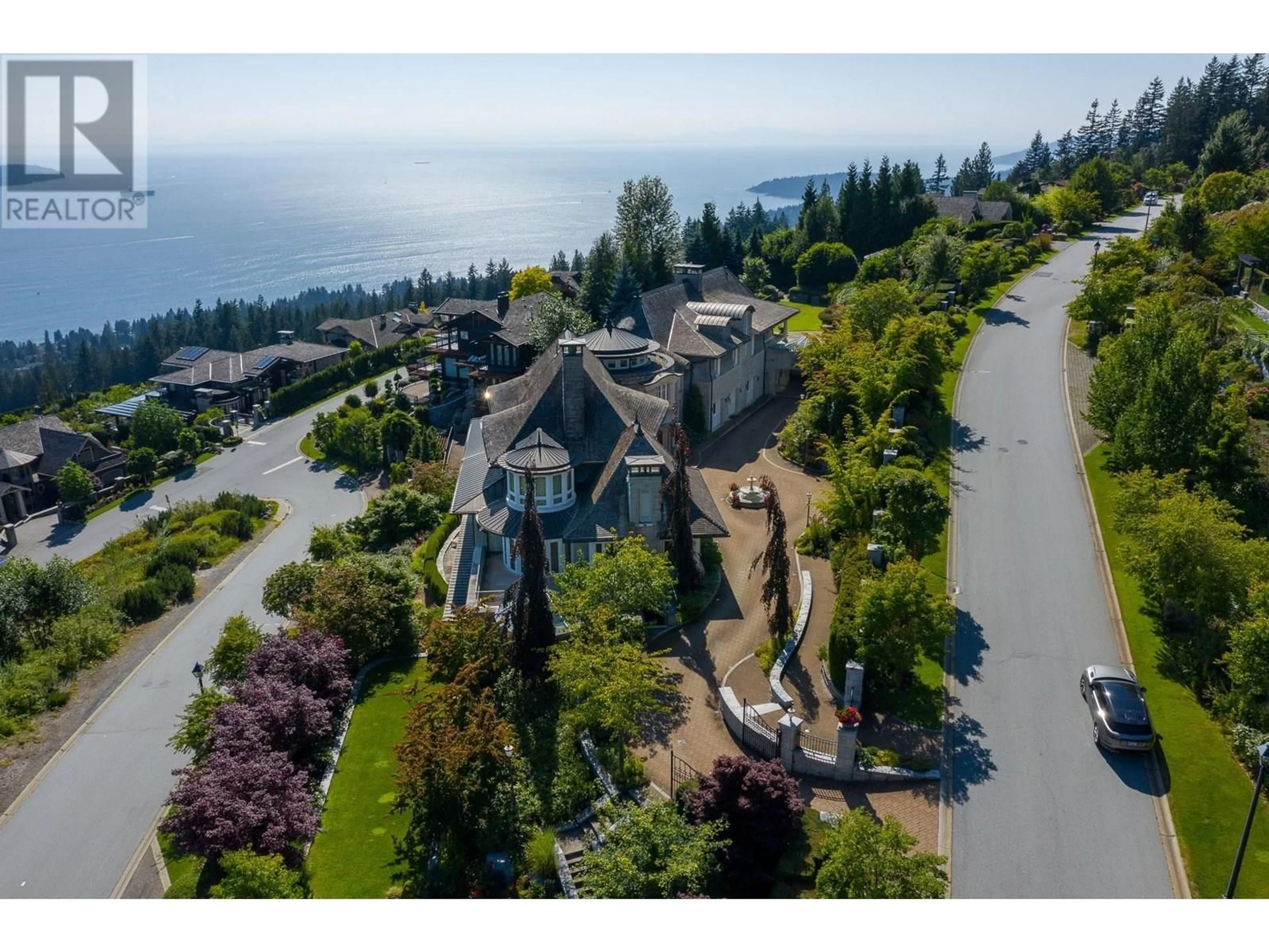 A pic from outside/outdoor area/front of a property/back of a property/a pic from drone, unknown for 2743 WILLOUGHBY ROAD, West Vancouver British Columbia V7S3K3