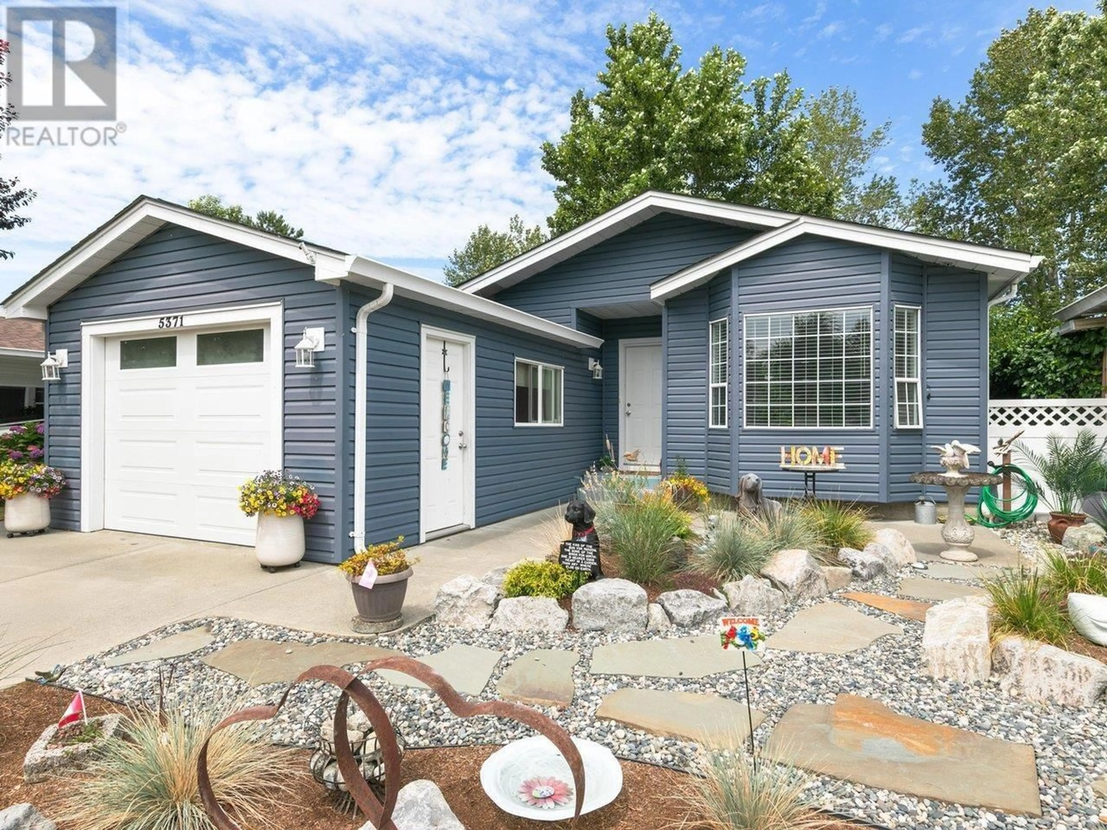 Home with vinyl exterior material, street for 5371 REGATTA WAY, Delta British Columbia V4K4R9
