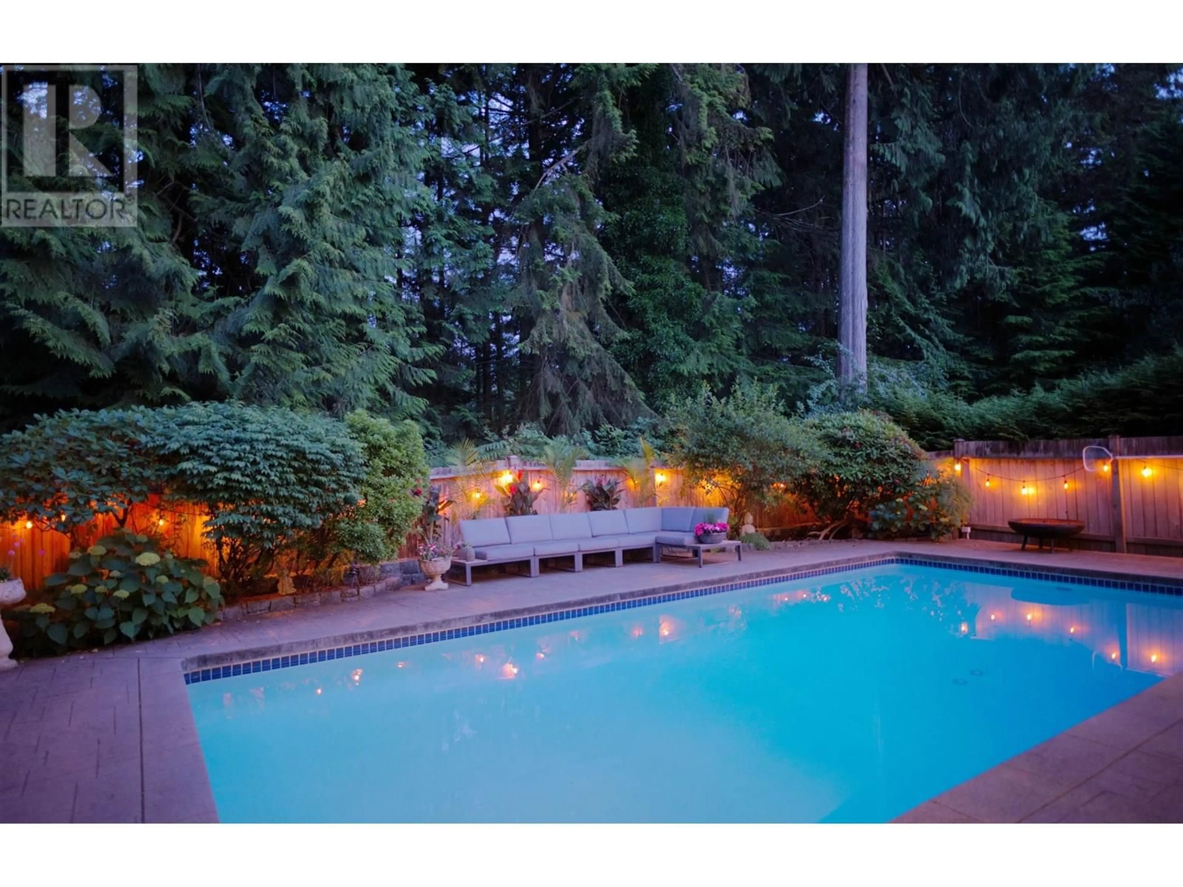 Pool for 5446 CLIFFRIDGE AVENUE, North Vancouver British Columbia V7R4M4