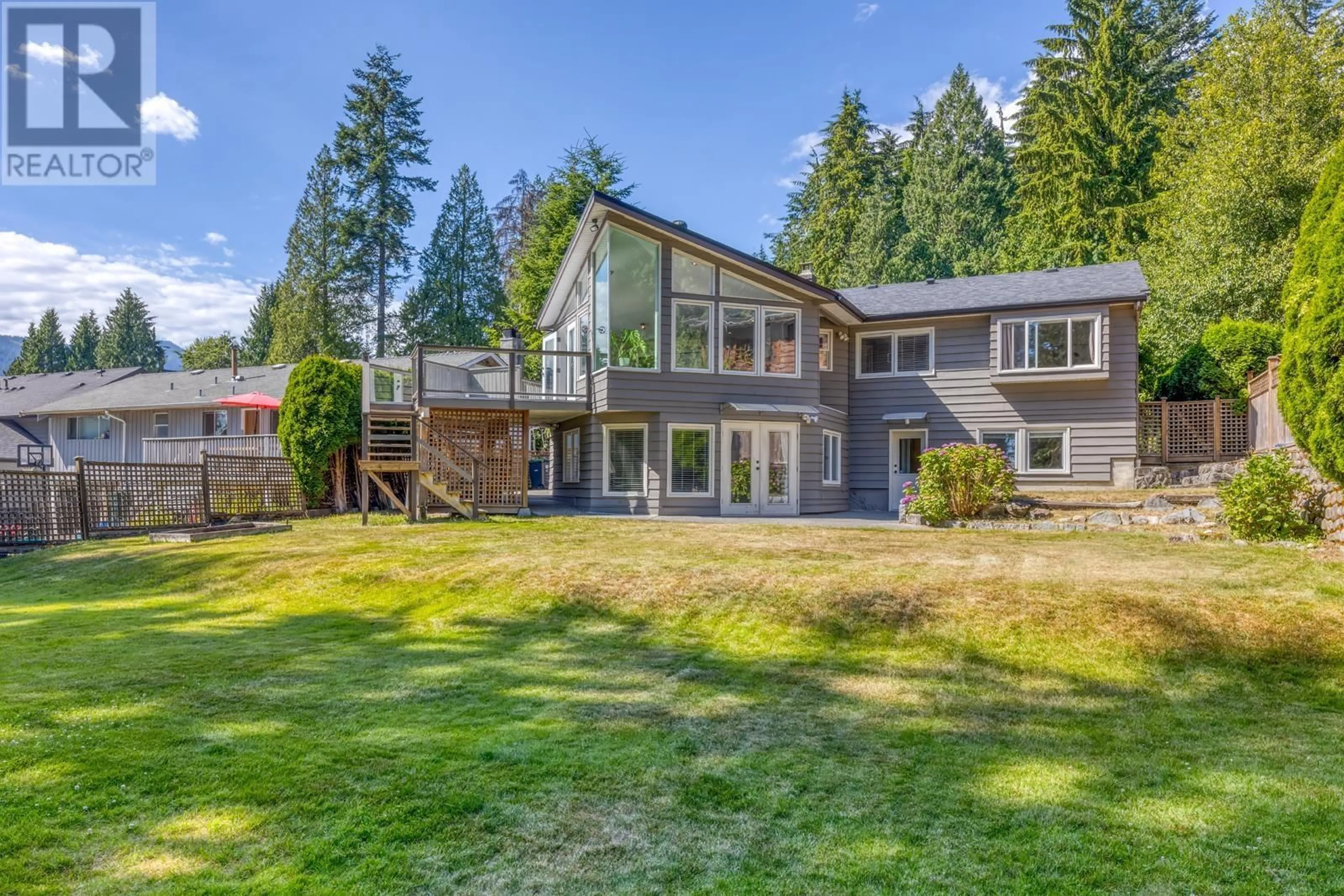 A pic from outside/outdoor area/front of a property/back of a property/a pic from drone, unknown for 923 PROSPECT AVENUE, North Vancouver British Columbia V7R2M2