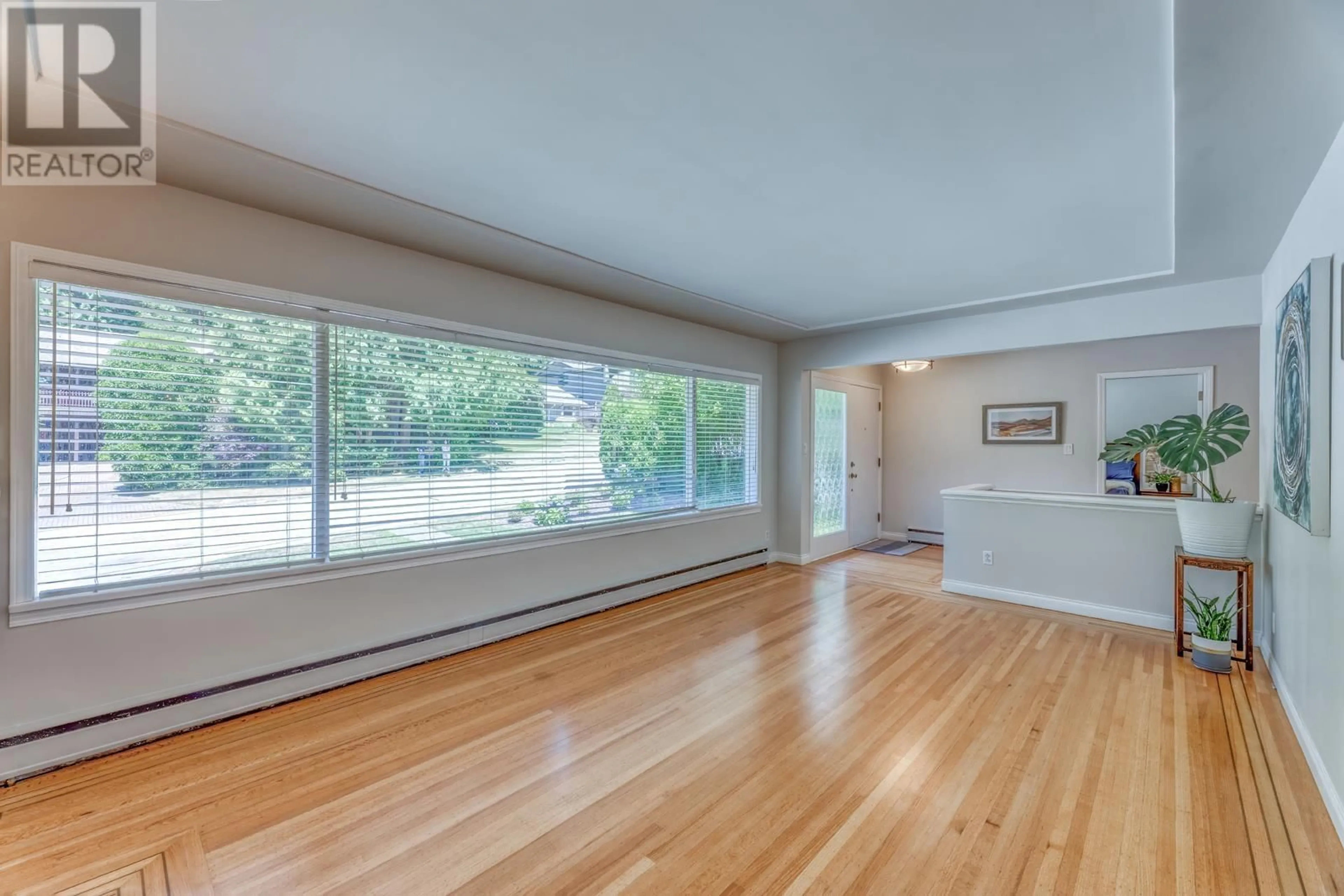 A pic of a room for 923 PROSPECT AVENUE, North Vancouver British Columbia V7R2M2