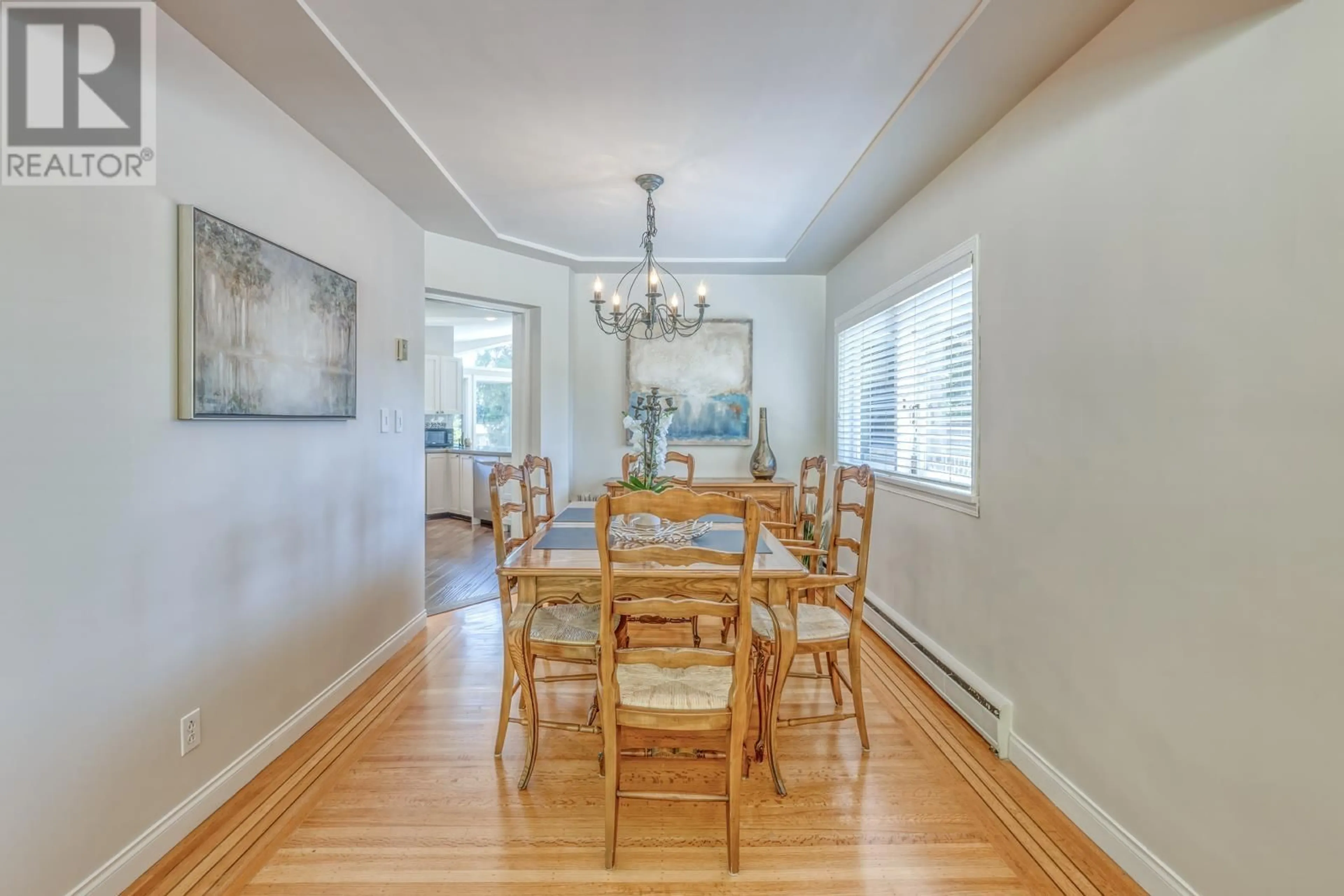 Dining room, wood/laminate floor for 923 PROSPECT AVENUE, North Vancouver British Columbia V7R2M2