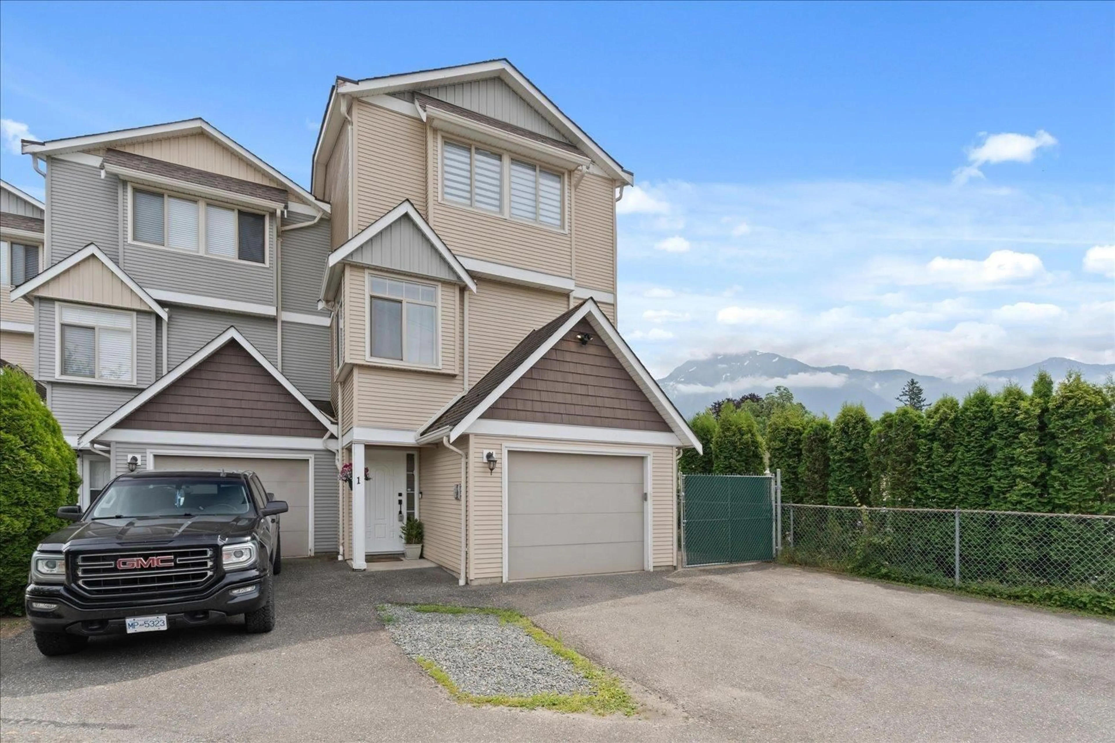 A pic from outside/outdoor area/front of a property/back of a property/a pic from drone, mountain view for 1 - 1802 HEATH ROAD, Agassiz British Columbia V0M1A2