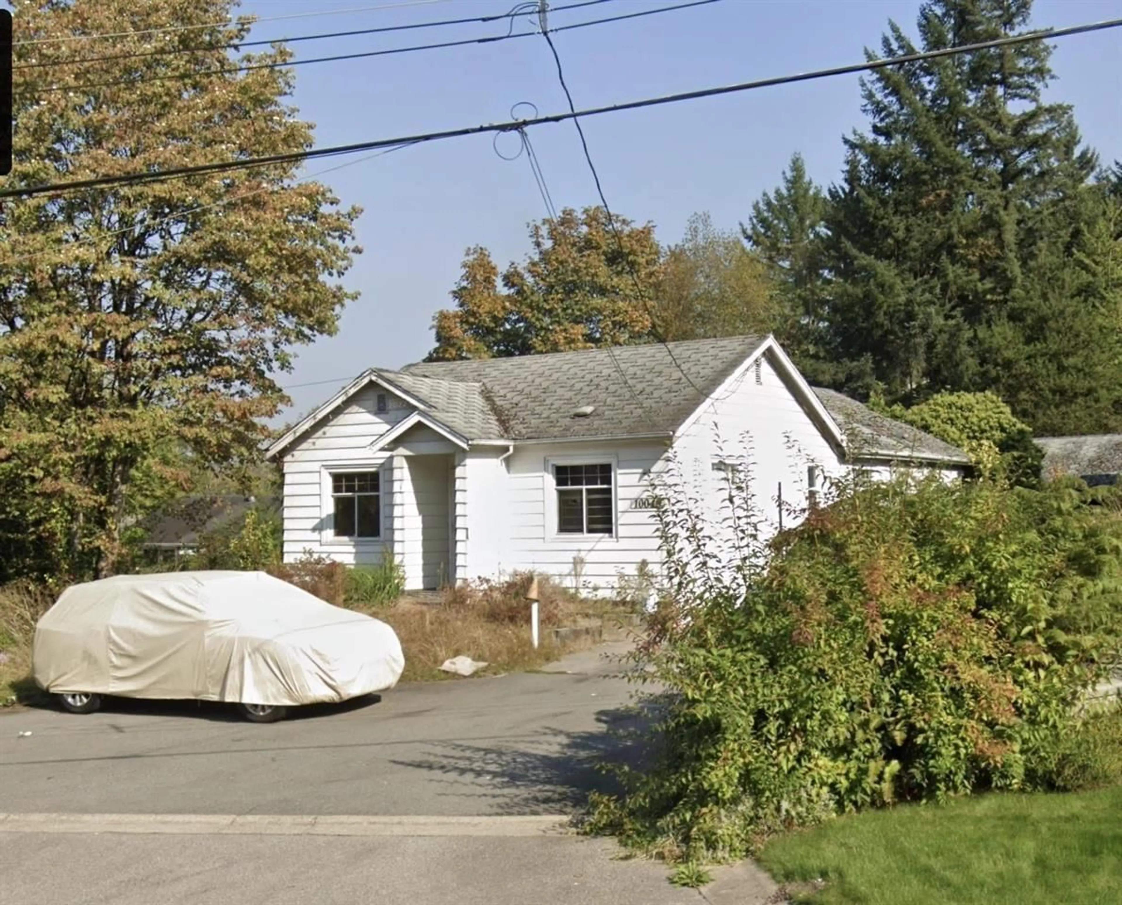 Home with vinyl exterior material, street for 10048 SCOTT, Surrey British Columbia V3V4E4