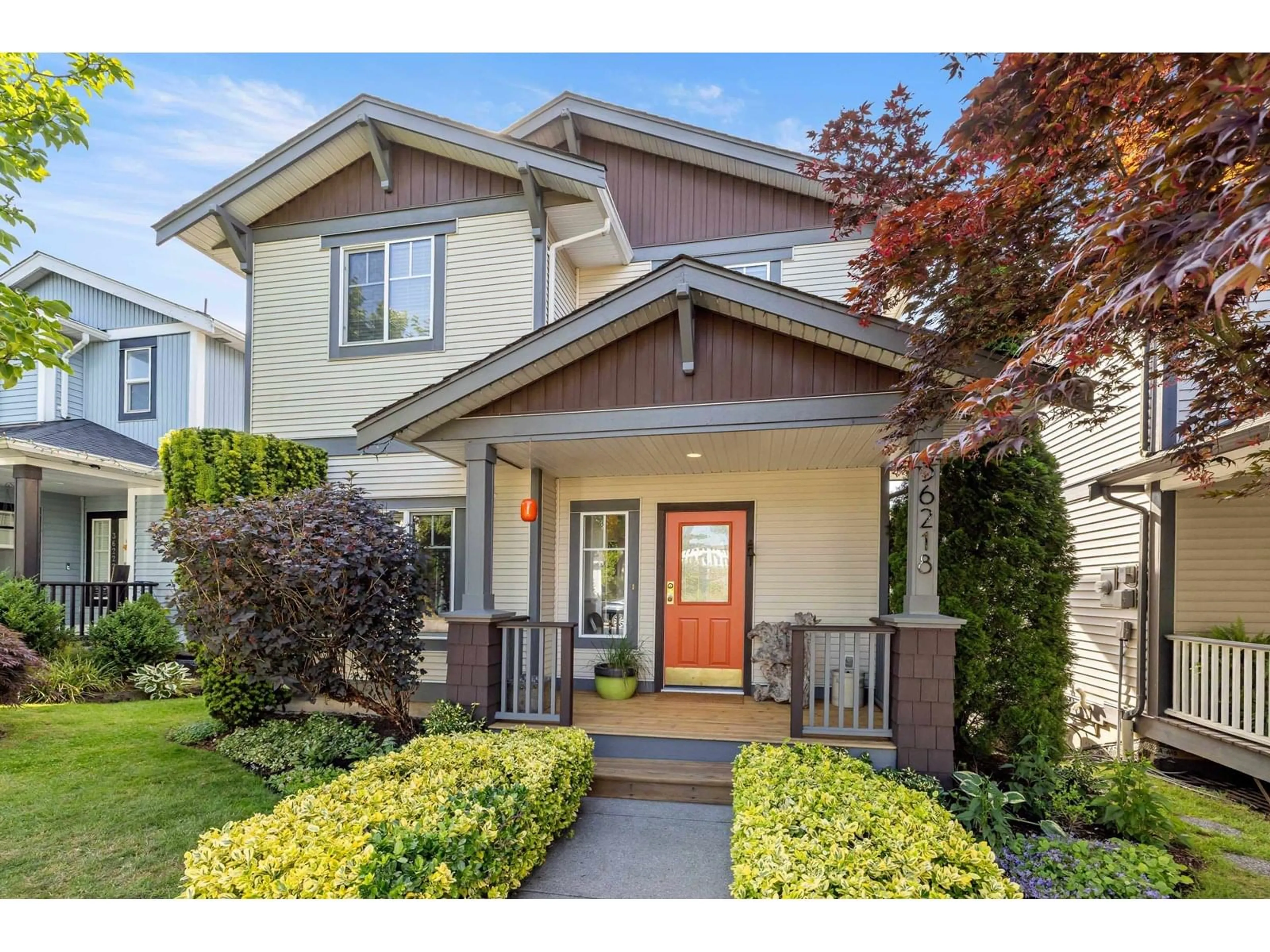 Home with vinyl exterior material, street for 36218 AUGUSTON SOUTH, Abbotsford British Columbia V3G2Y9