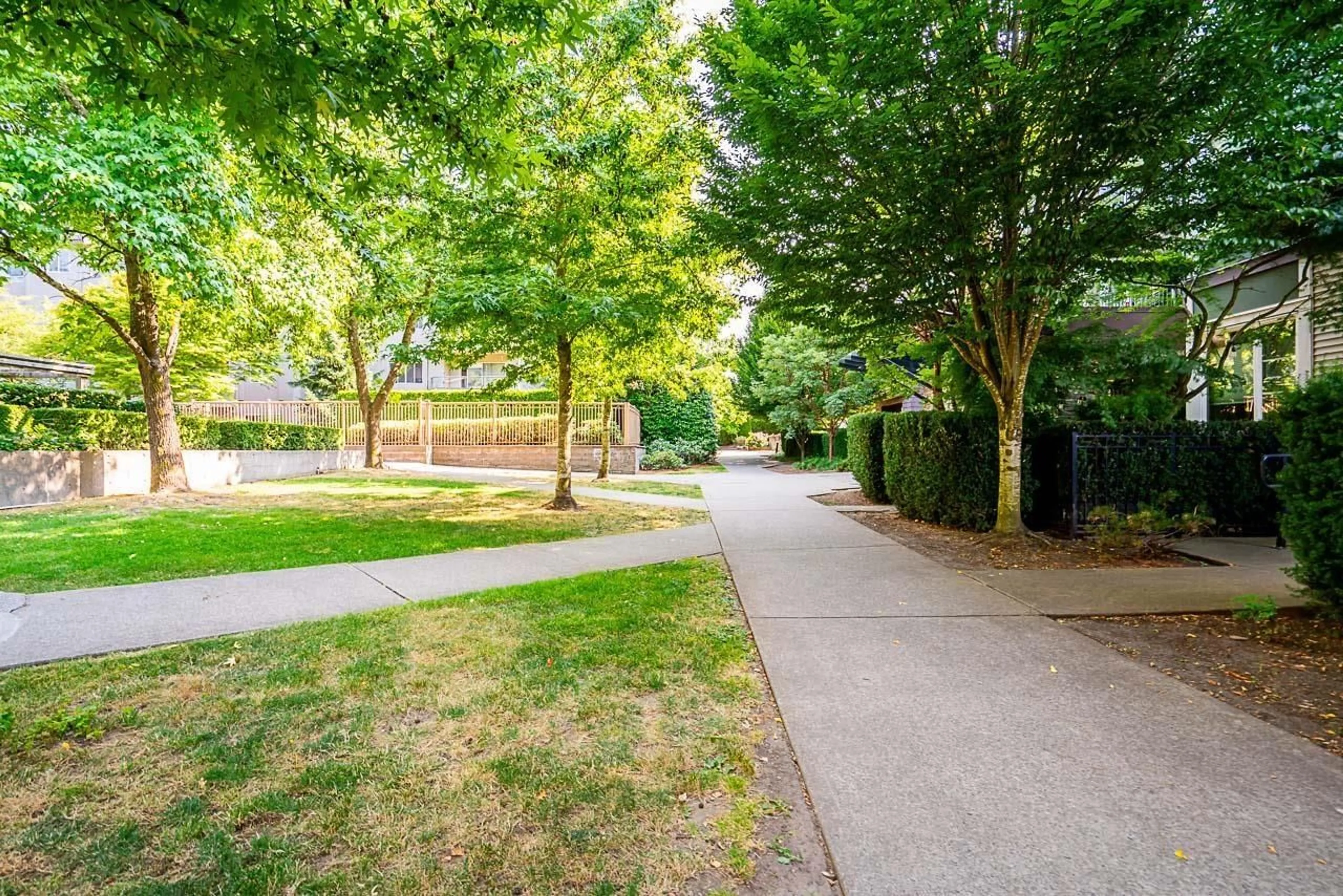 Patio, street for 116 - 13740 75A, Surrey British Columbia V3W0E8