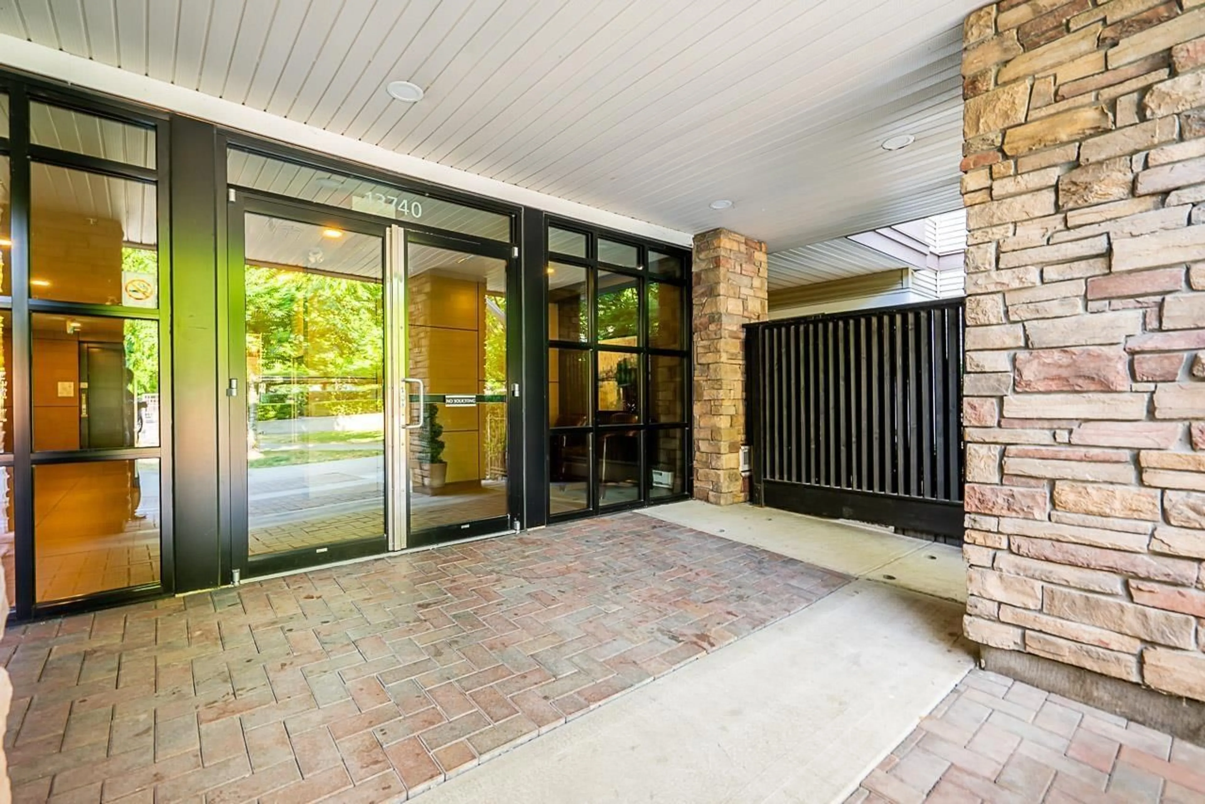 Indoor foyer for 116 - 13740 75A, Surrey British Columbia V3W0E8