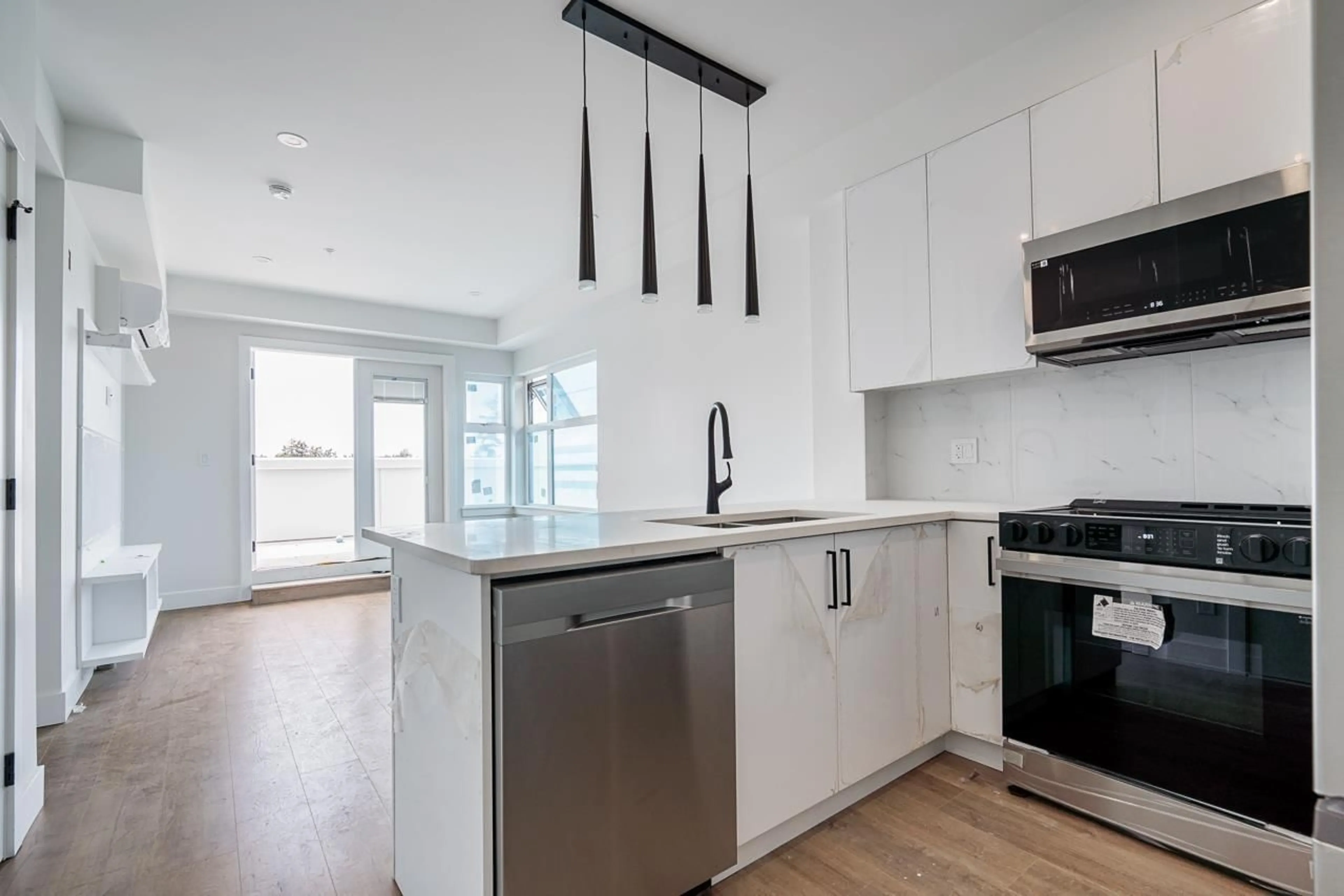 Open concept kitchen, unknown for 502 - 185 175A, Surrey British Columbia V0V0V0