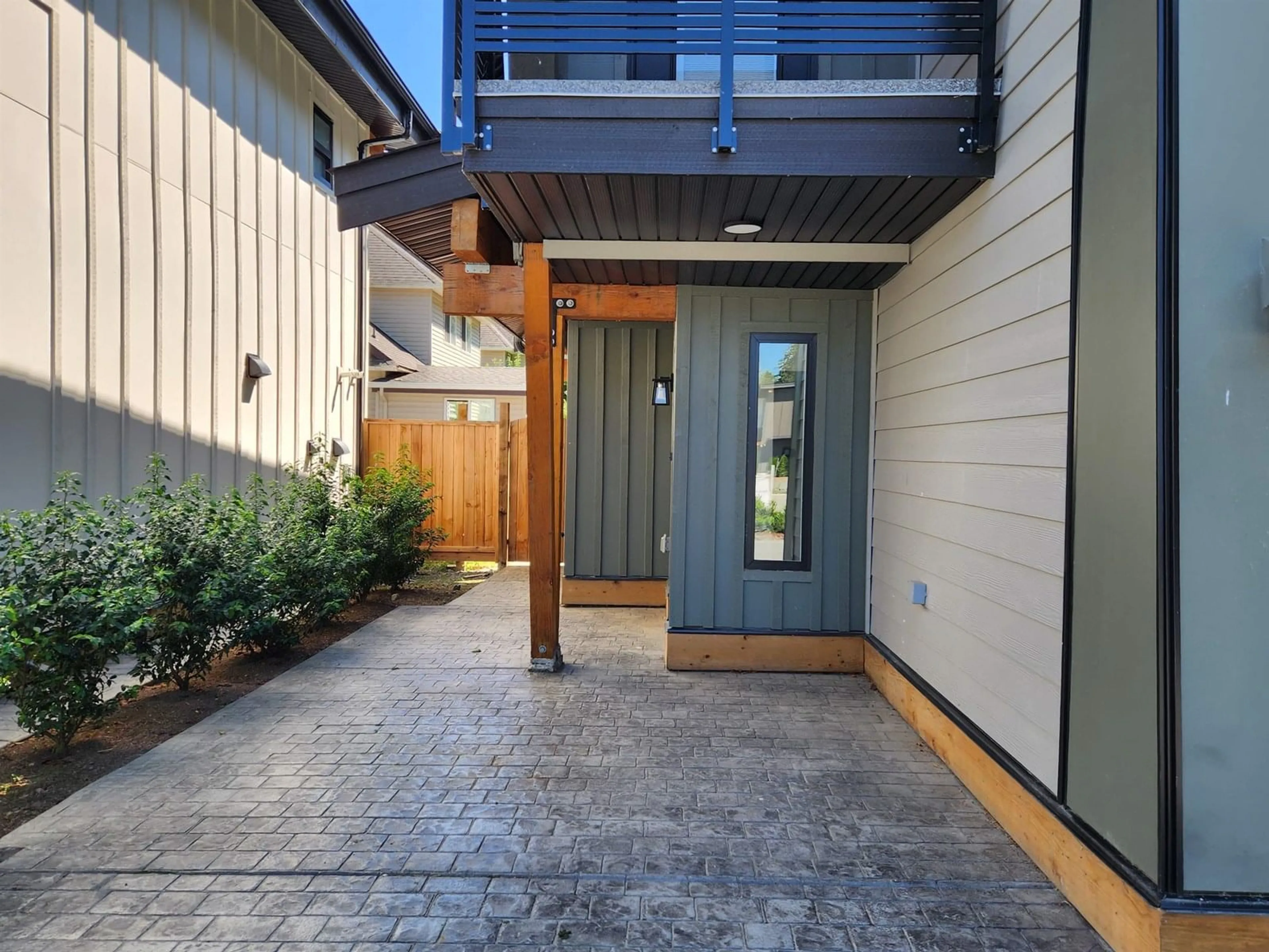 Indoor entryway for 5 - 798 HOT SPRINGS ROAD, Harrison Hot Springs British Columbia V0M1K0