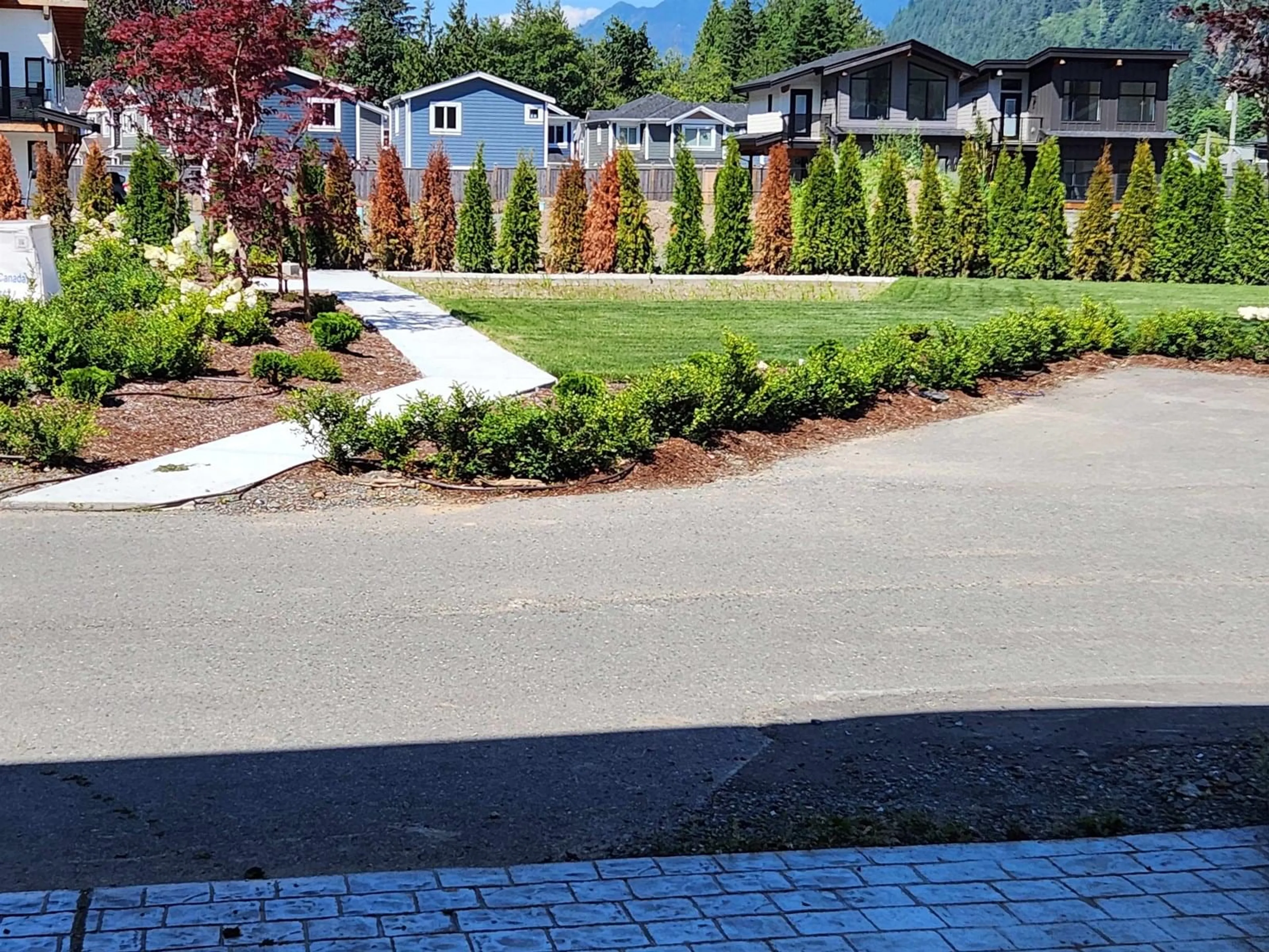 Patio, street for 5 - 798 HOT SPRINGS ROAD, Harrison Hot Springs British Columbia V0M1K0