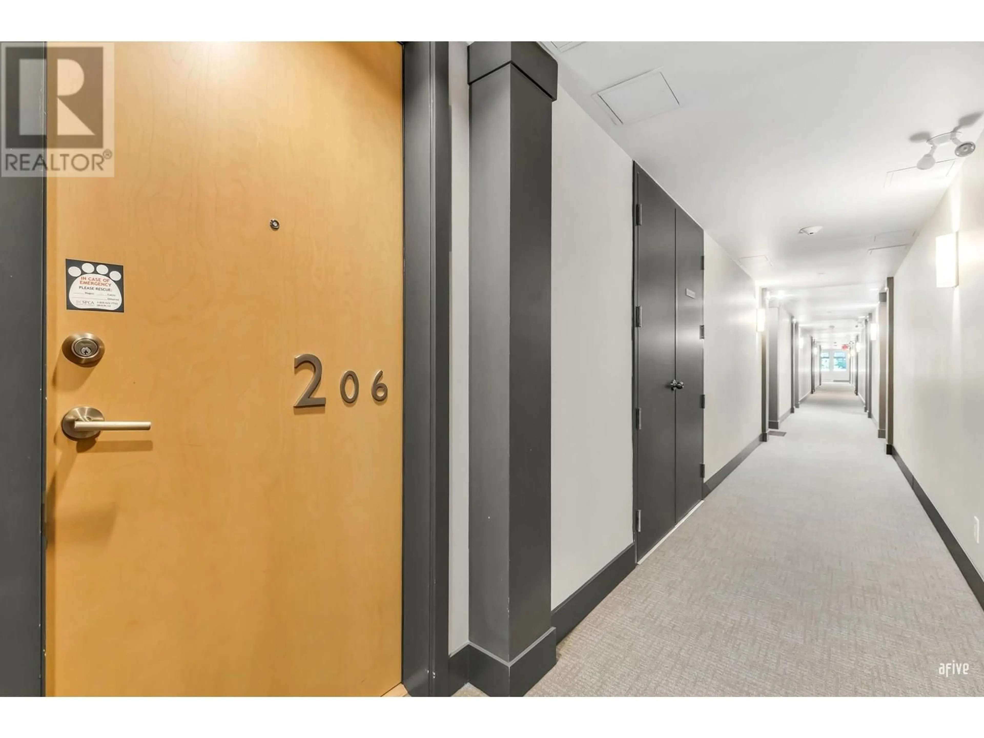 Indoor foyer for 206 - 215 BROOKES STREET, New Westminster British Columbia V3M0G5