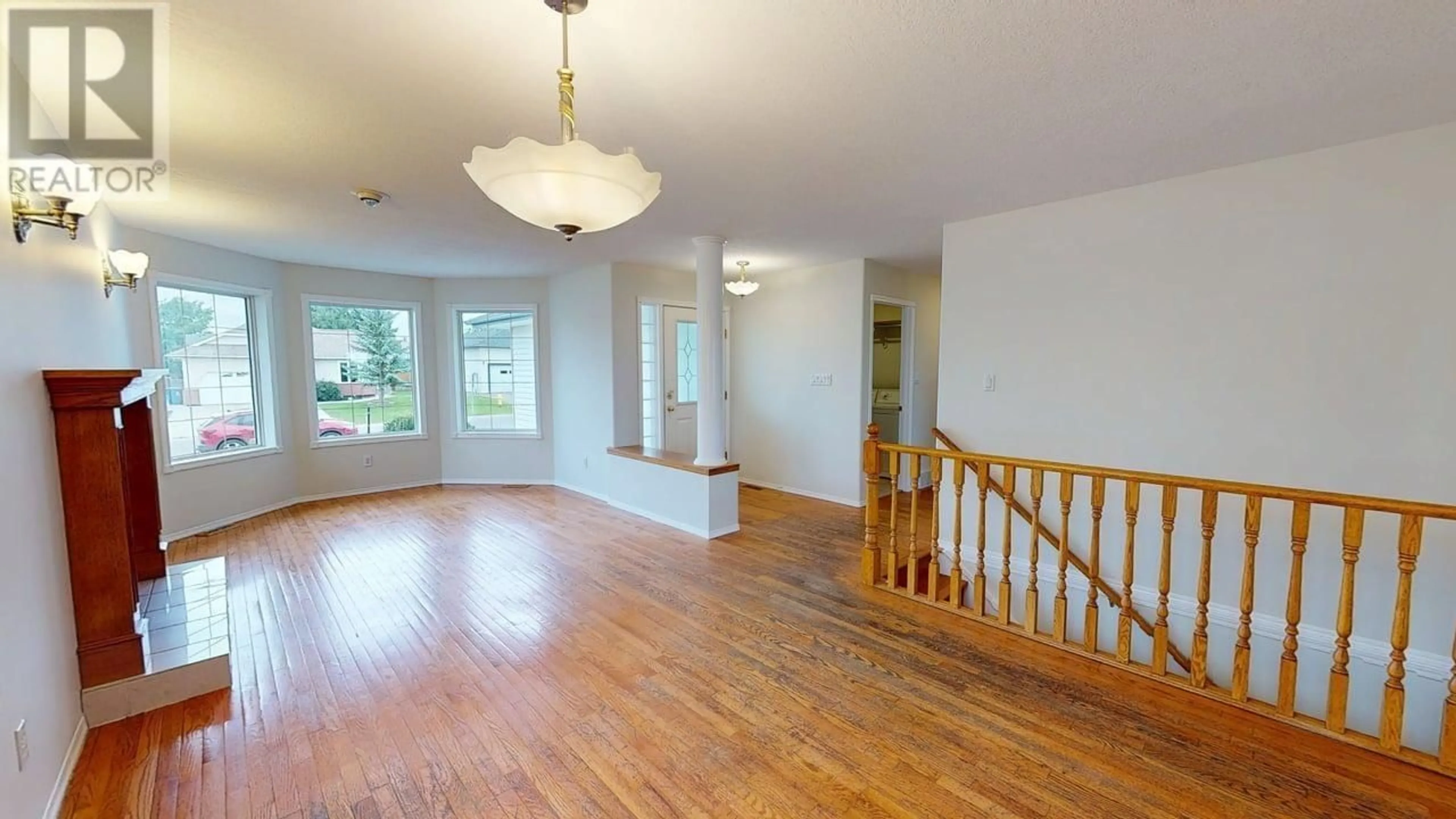 Indoor foyer for 9003 111 AVENUE, Fort St. John British Columbia V1J6Z2